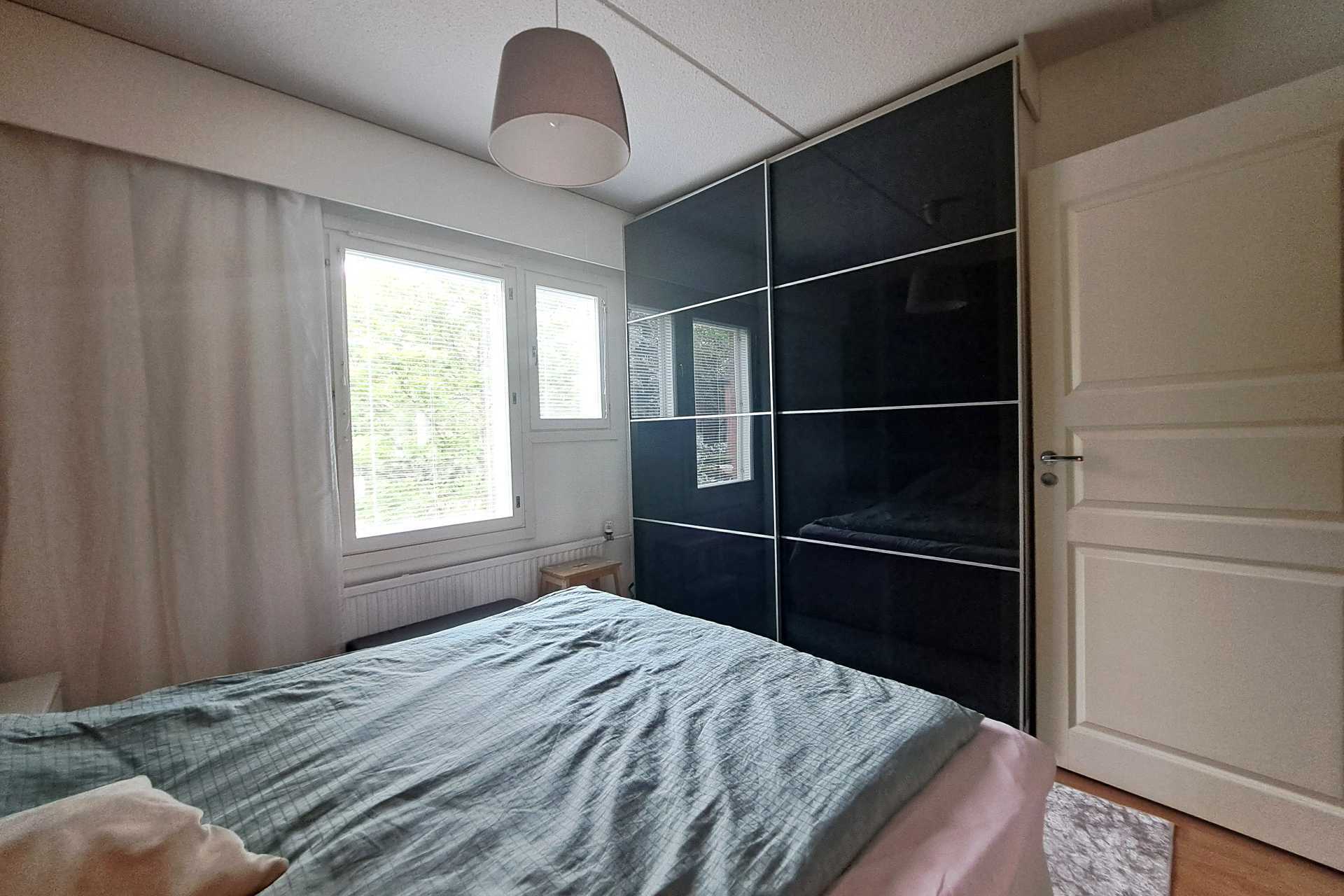 Hietaniitynpolku 2, Ylä-Malmi, Helsinki