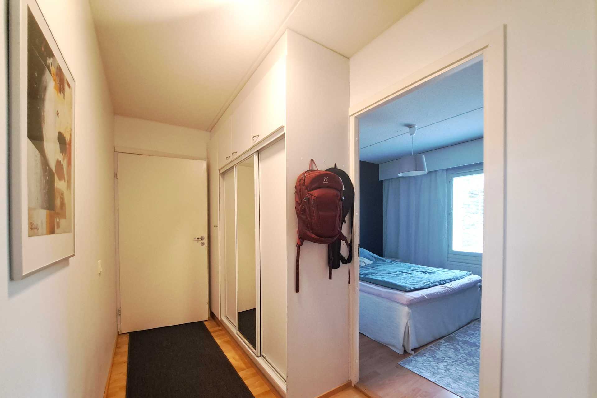 Hietaniitynpolku 2, Ylä-Malmi, Helsinki
