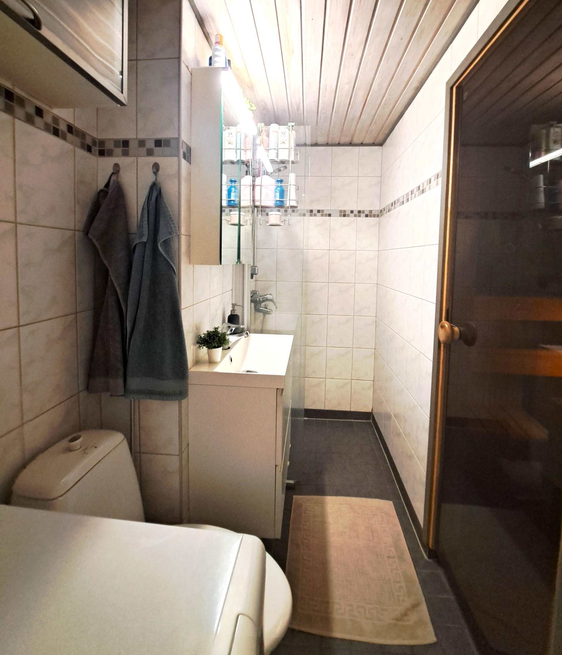 Hietaniitynpolku 2, Ylä-Malmi, Helsinki