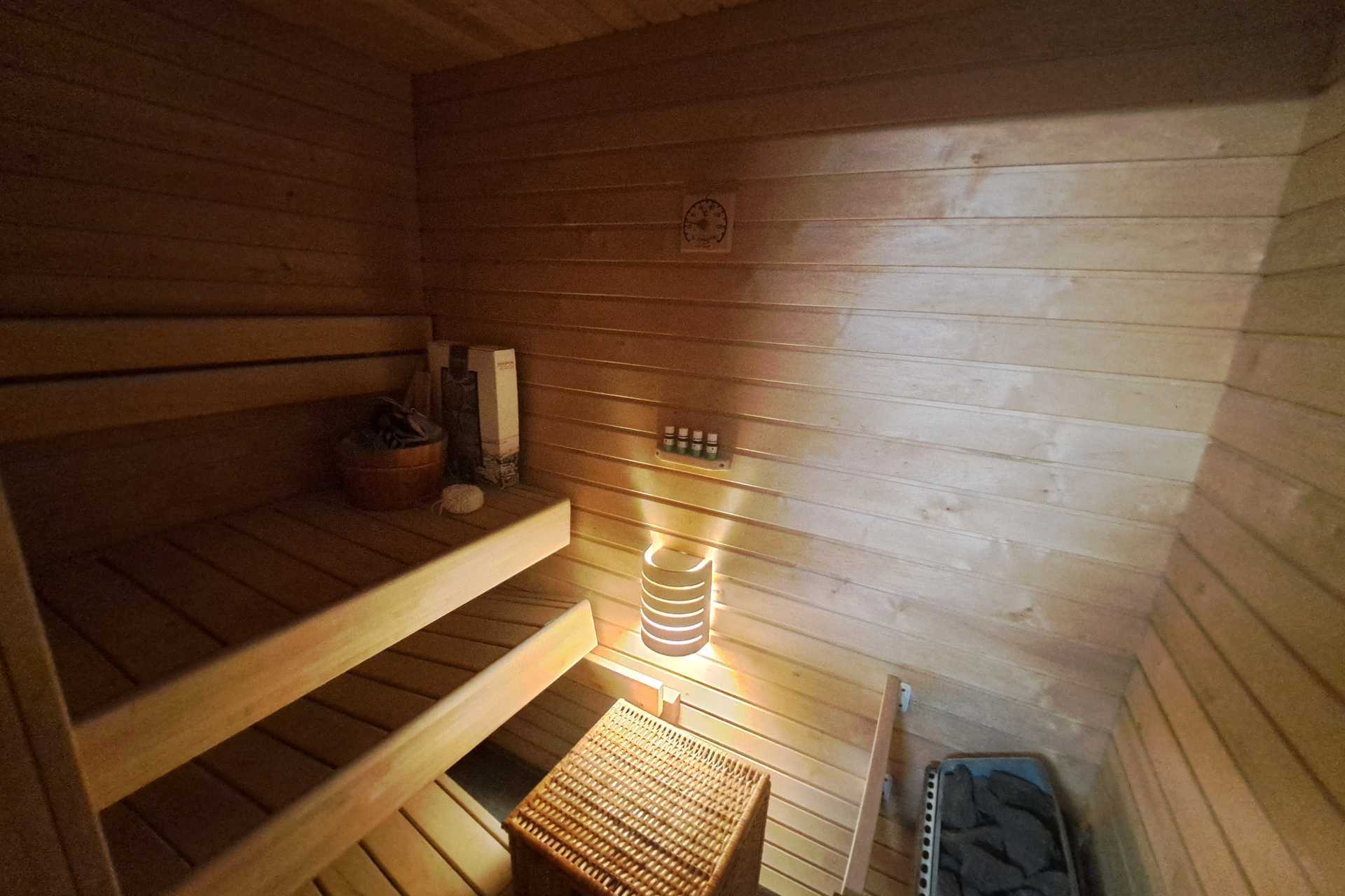 Hietaniitynpolku 2, Ylä-Malmi, Helsinki
