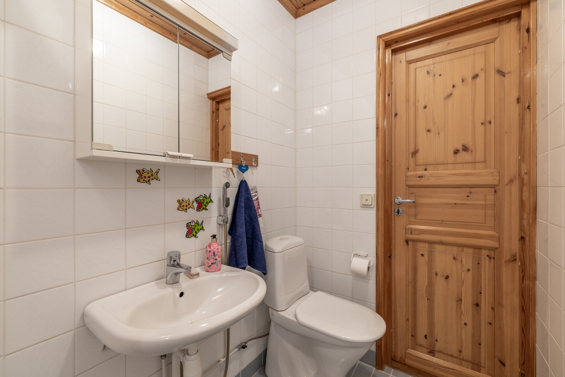 kylpyhuoneen yhteydessä wc