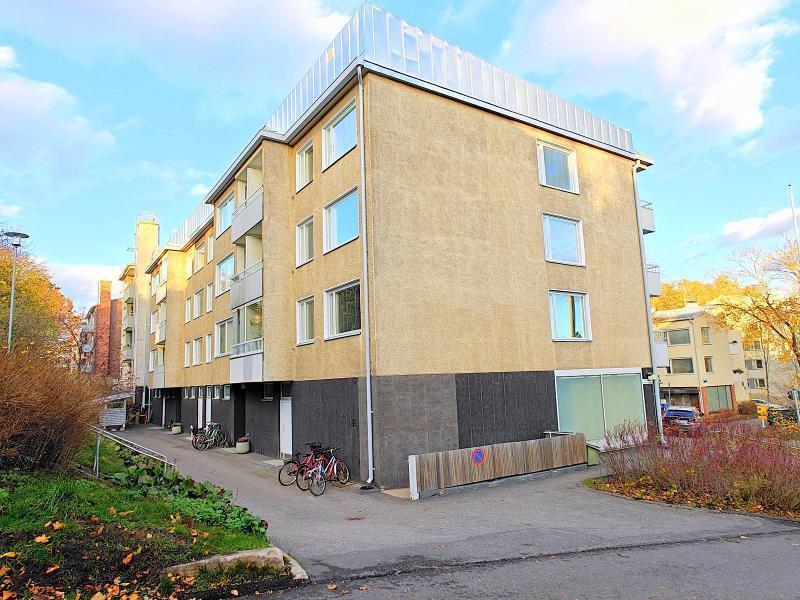 julkisivua Kylännevantien suunnalta