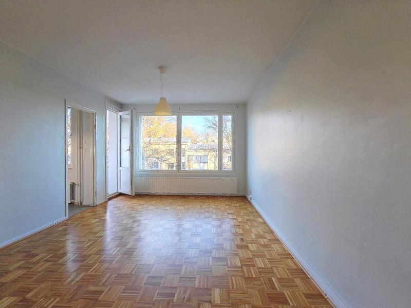 huonetila parvekkeen suuntaan