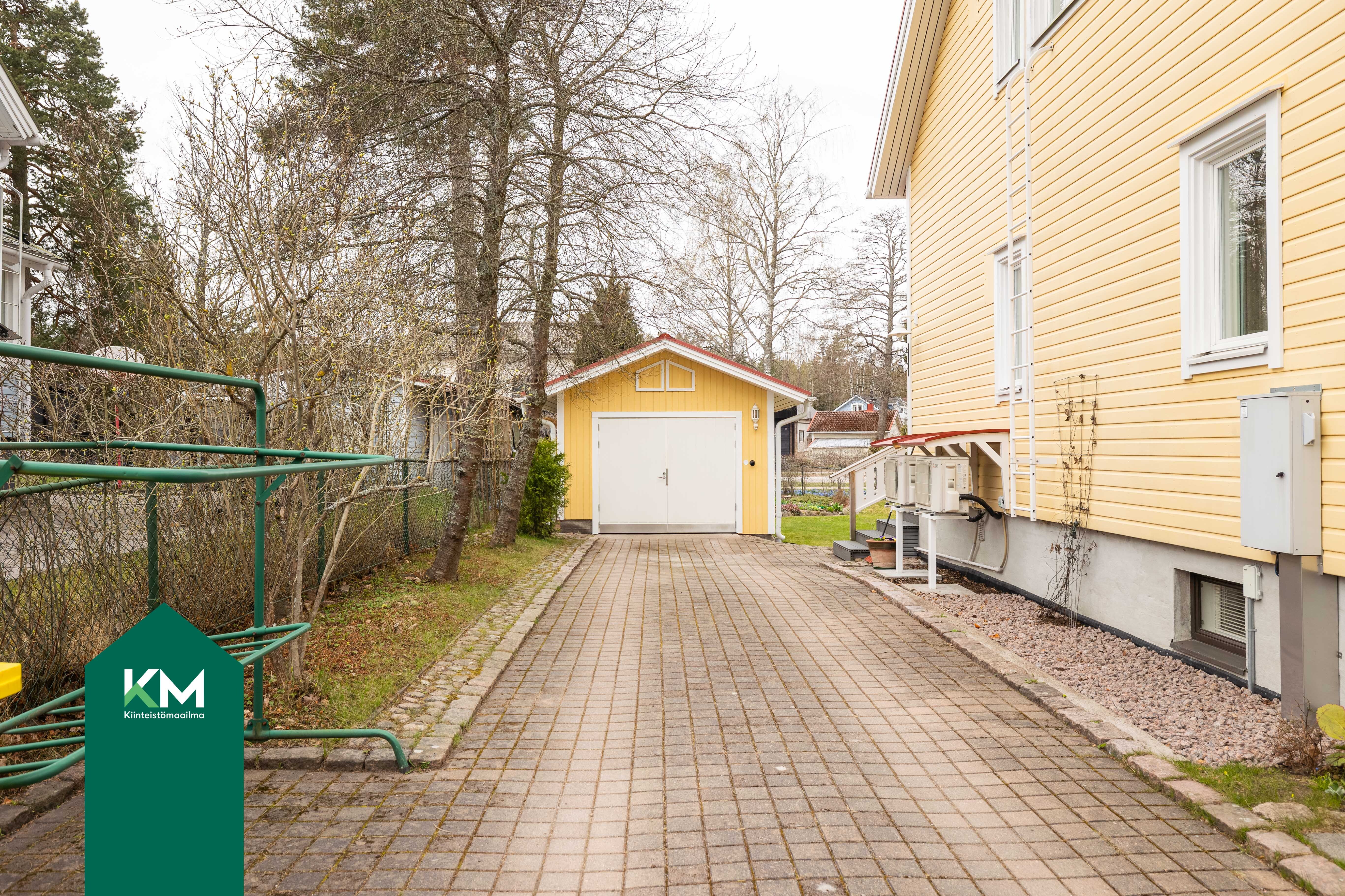 Satakielentie 11, Metsola, Kotka