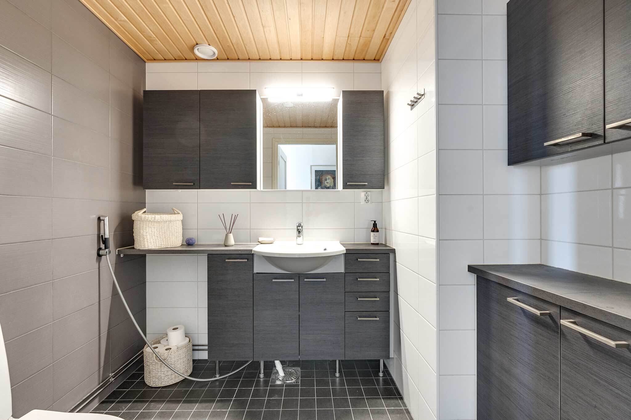 Erillinen wc 2