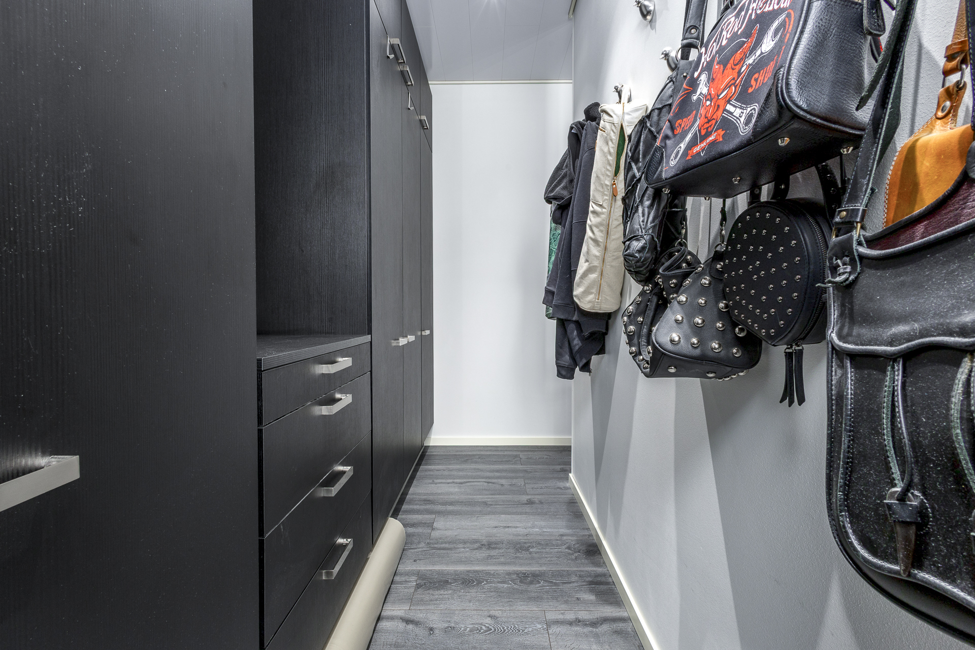 Walking closet