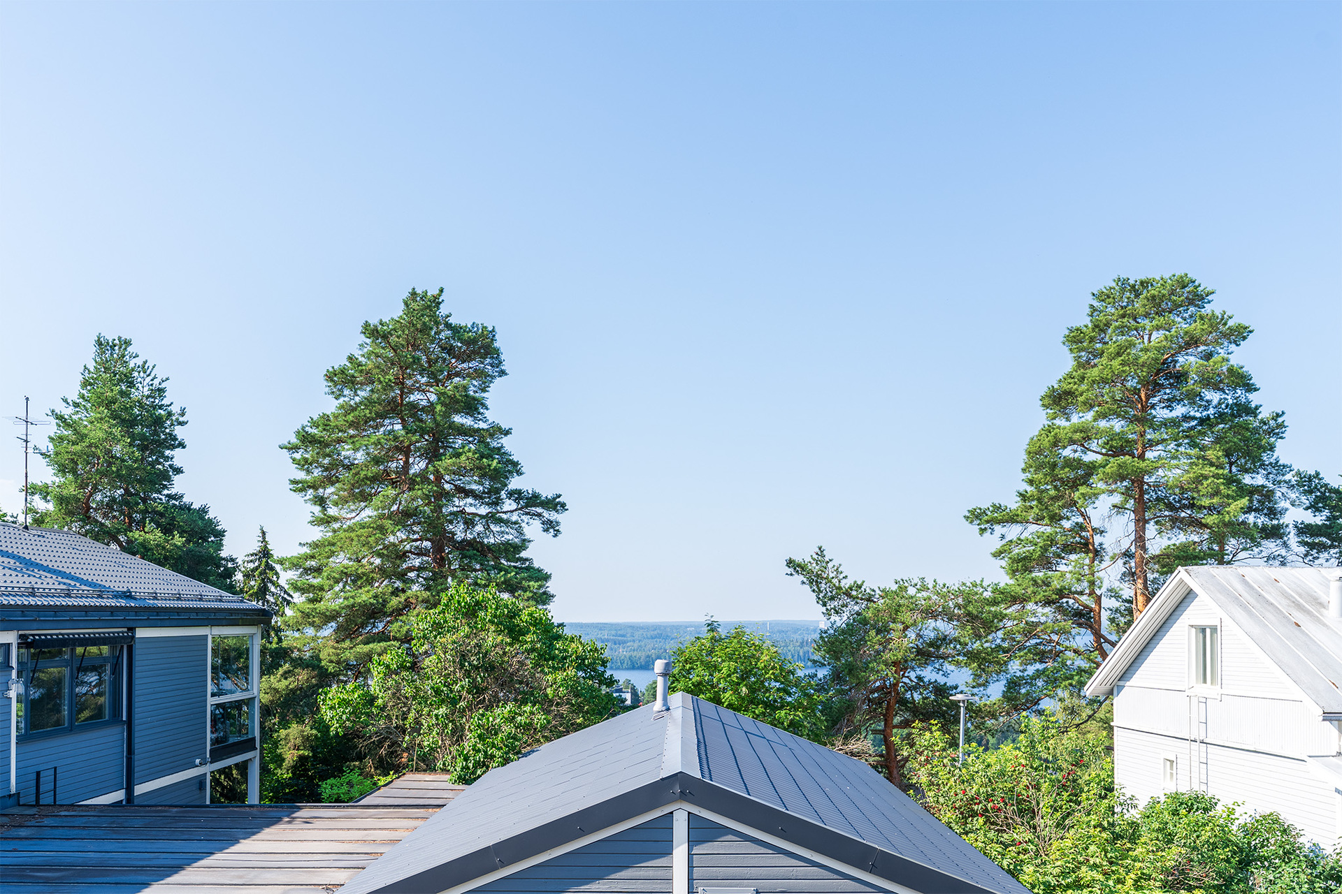 Näkymää Pyhäjärven suuntaan ranskalaiselta parvekkeelta