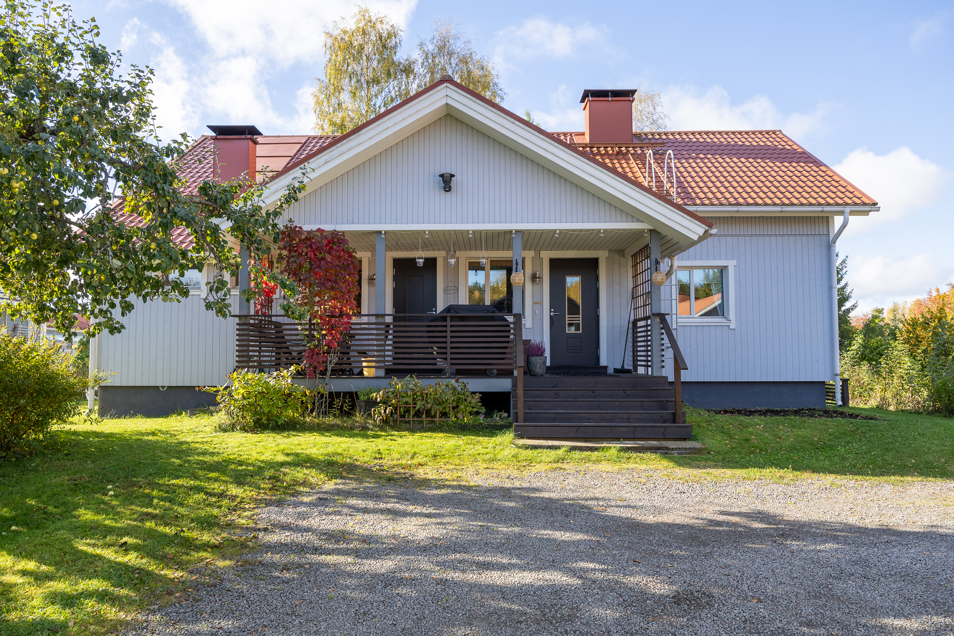 Julkisivu