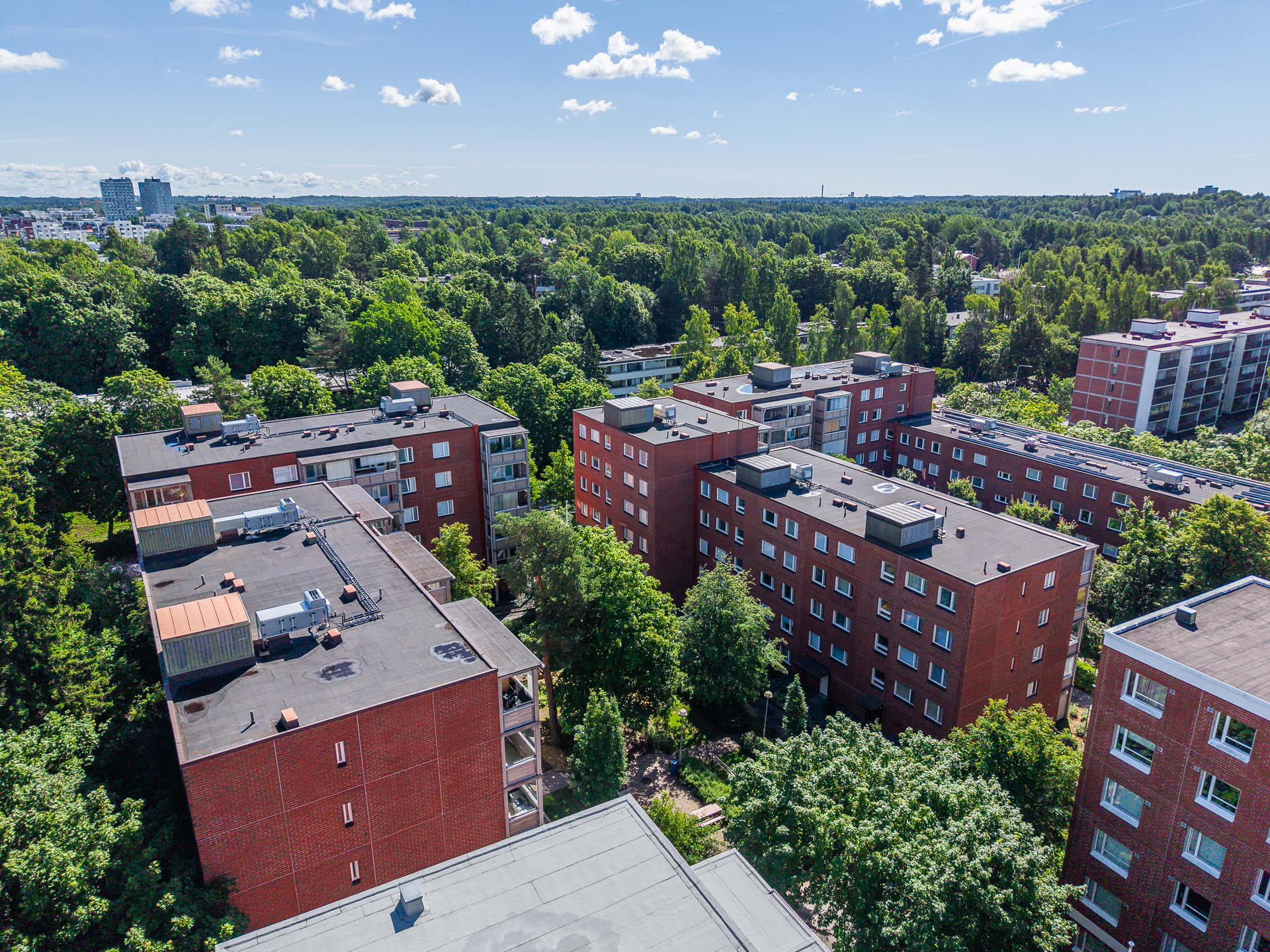 Eskolantie 12-14, Pukinmäki, Helsinki 