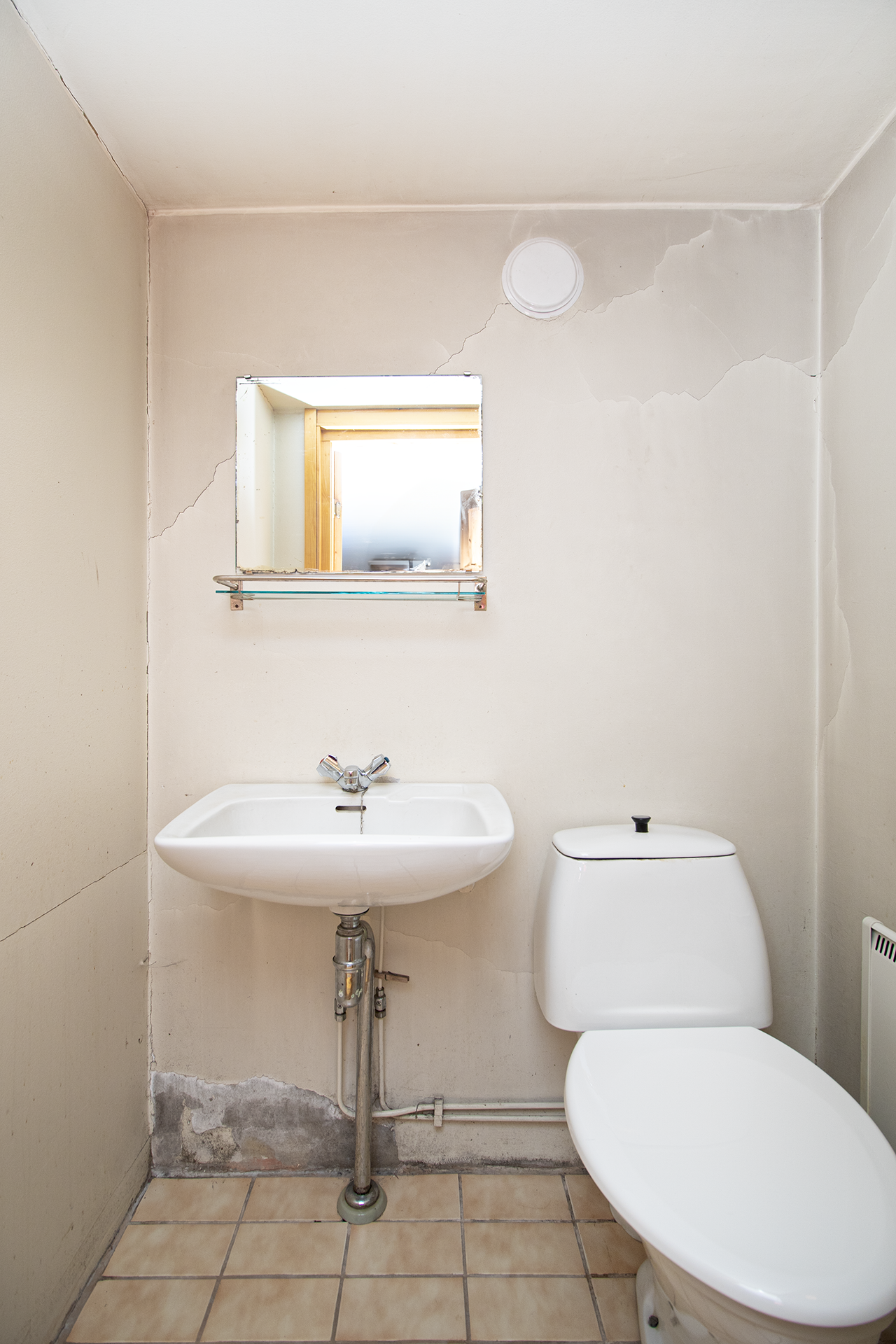 Erillinen wc.
