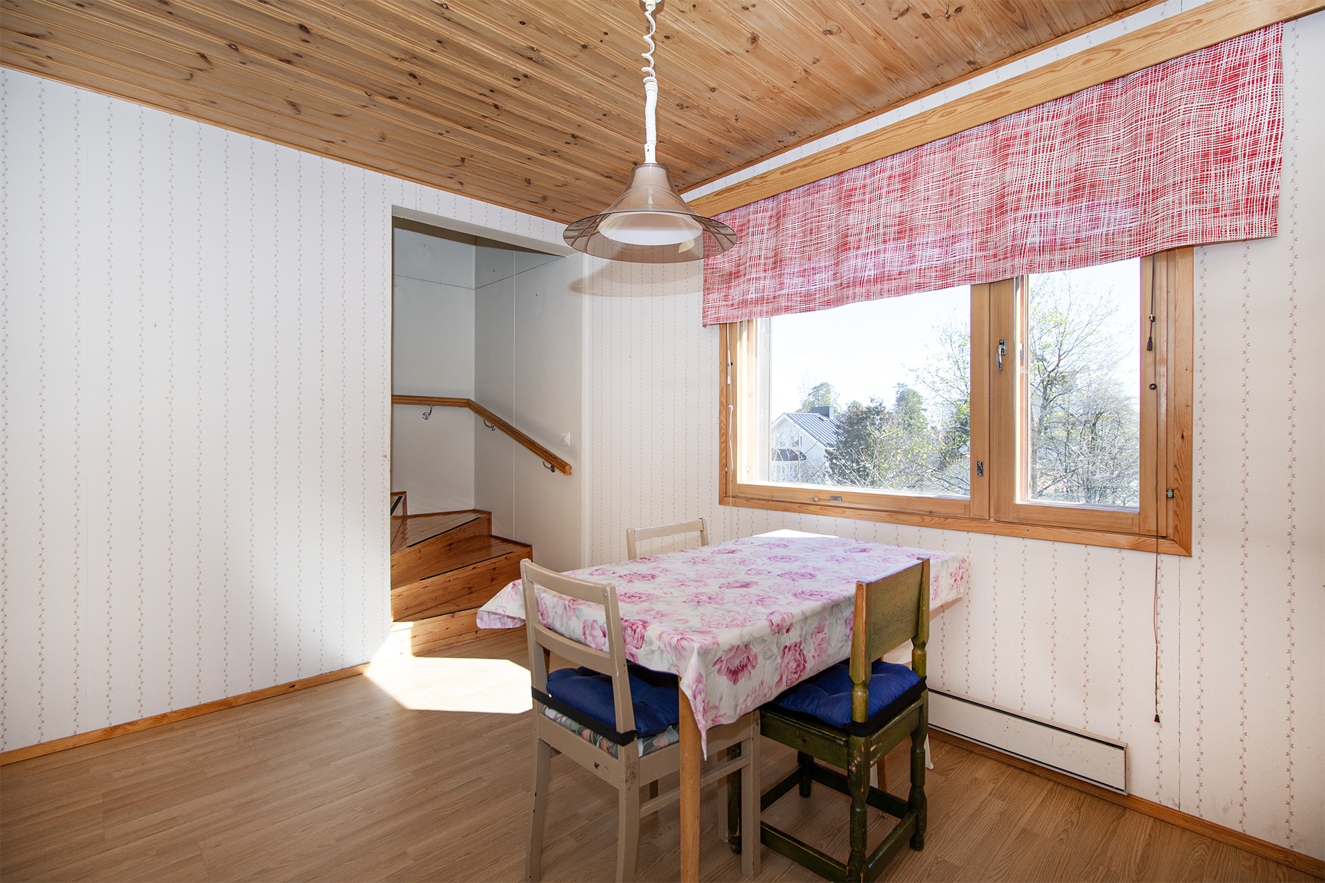 Keittiö.