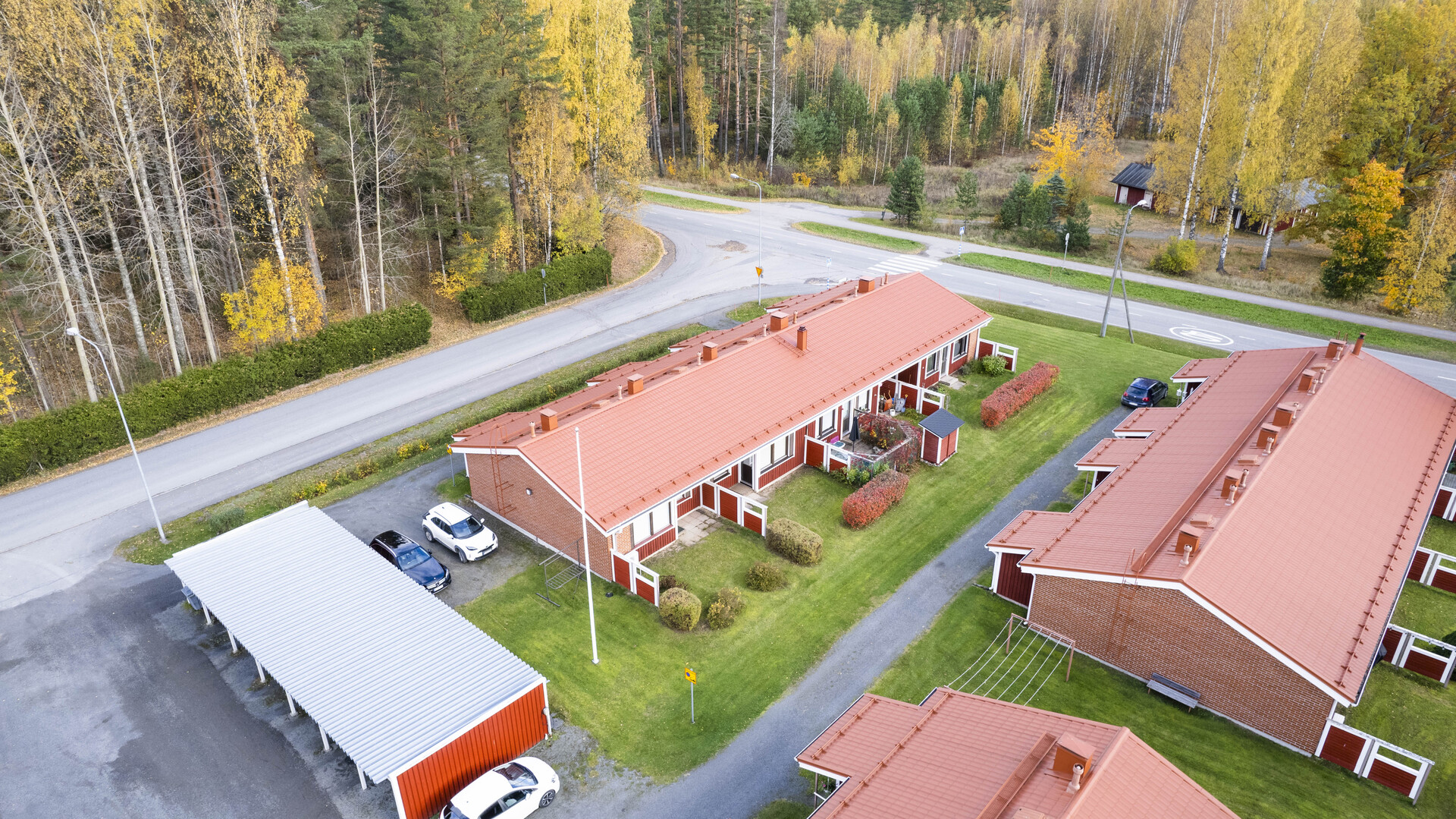 Levälahdentie 2-4, Levälahti, Kangasniemi