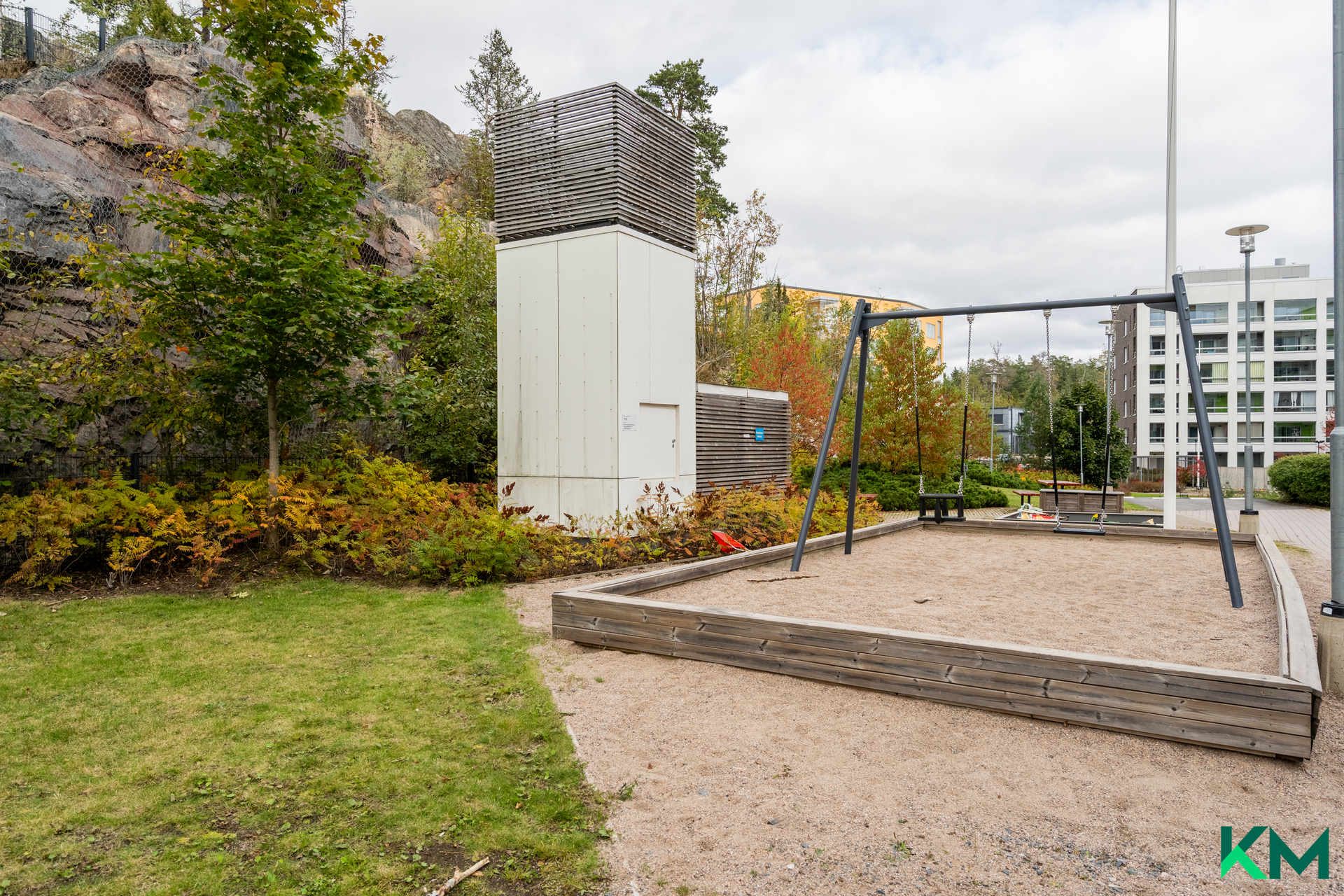 Sisäpihan leikkipaikkaa
