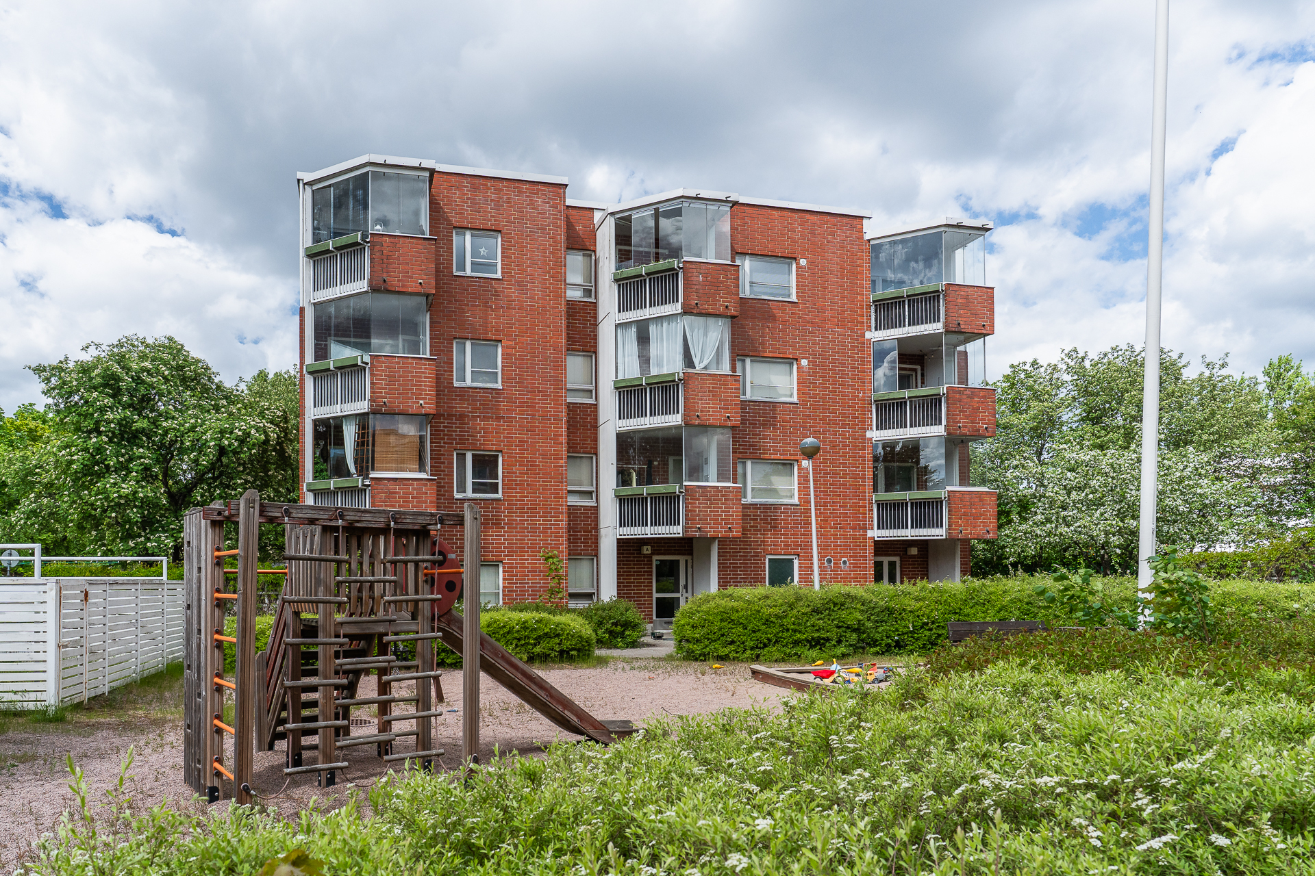 Anianpellontie 4, Malmi, Helsinki