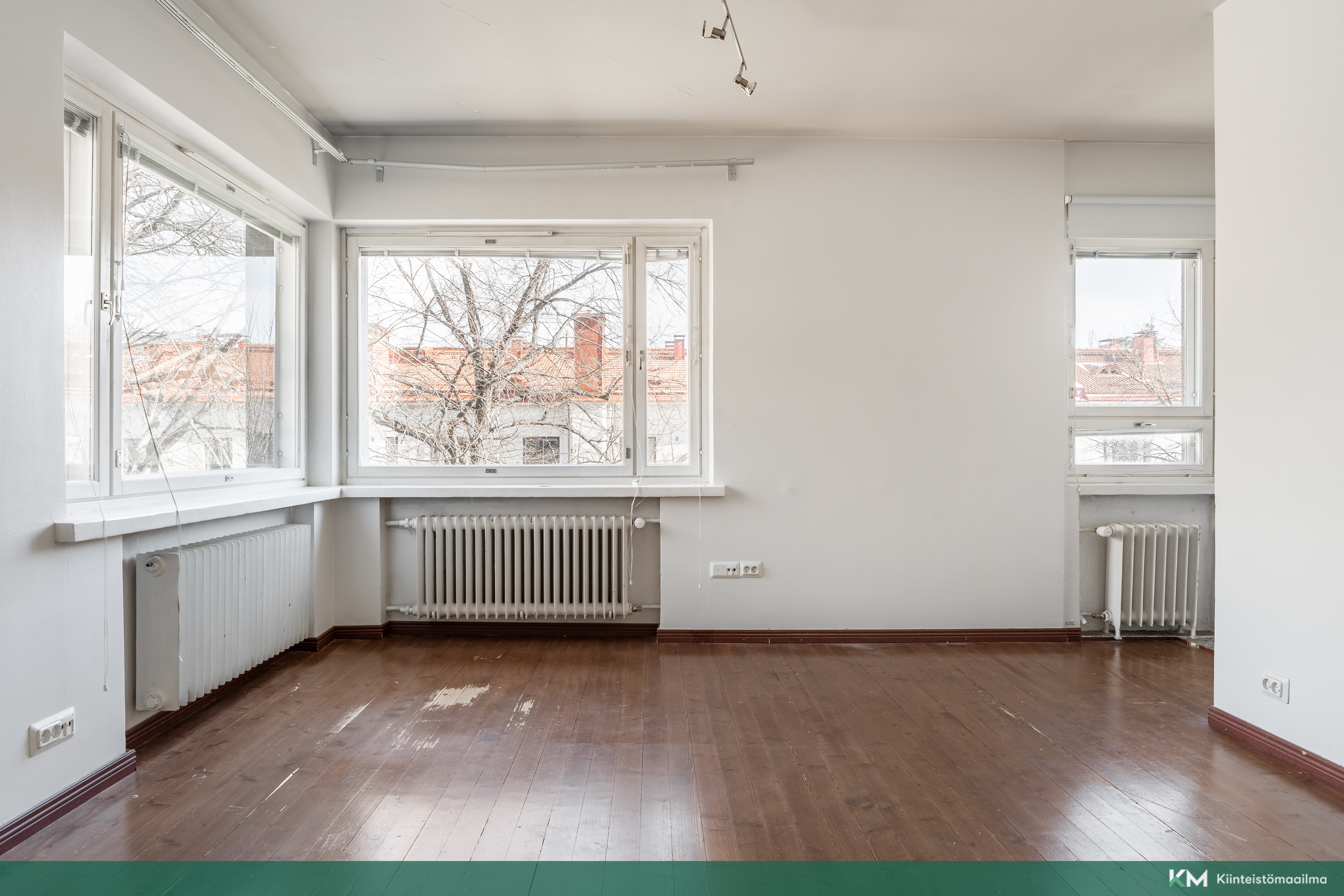 Ikkunat pohjoiseen ja itään