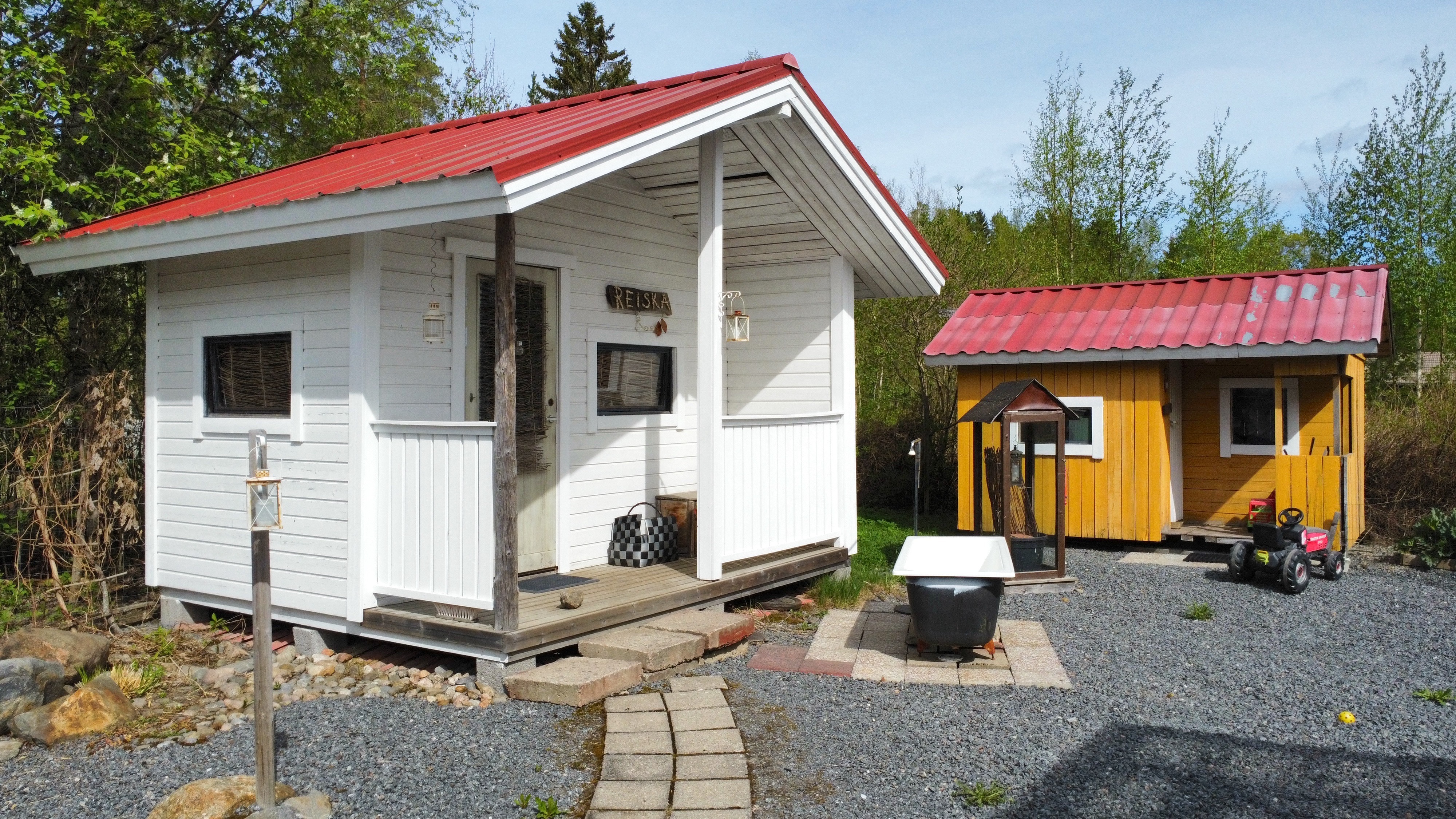 Huhtamaantie 121, Pojanluoma