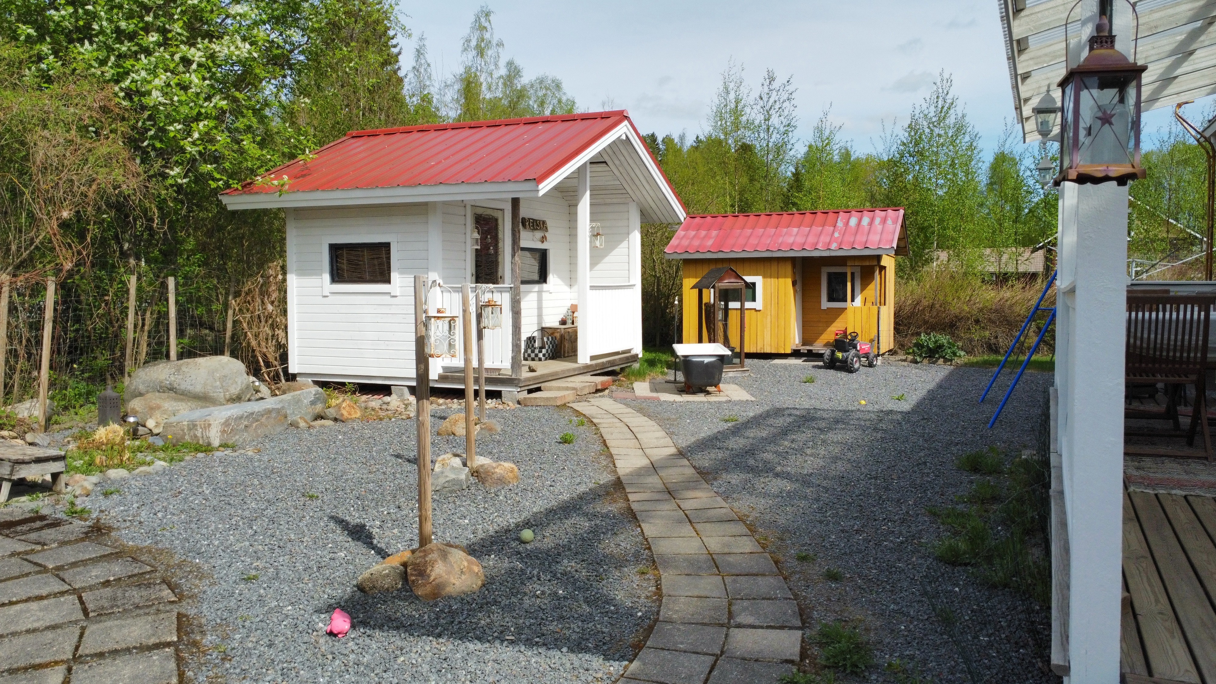 Huhtamaantie 121, Pojanluoma