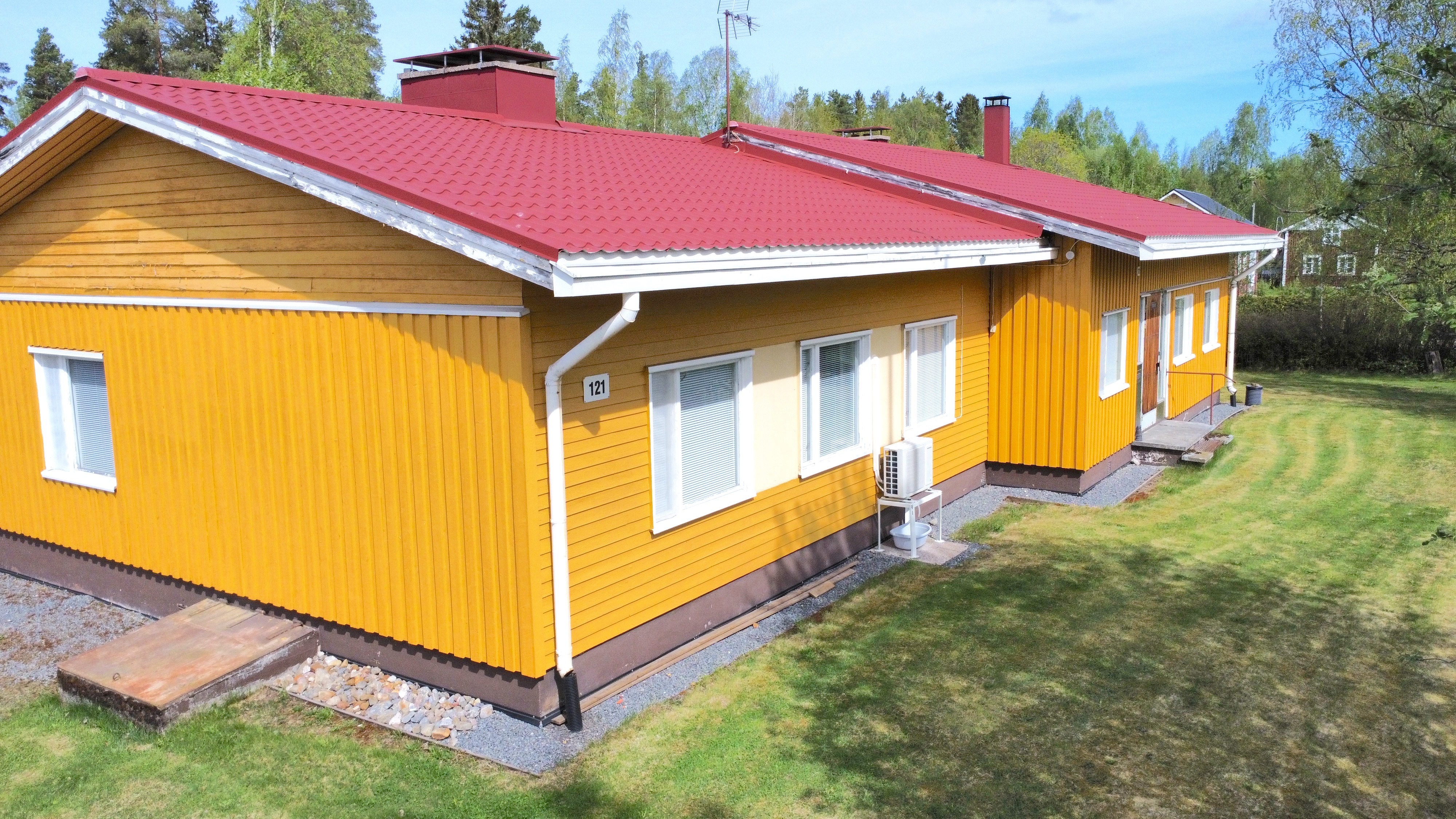 Huhtamaantie 121, Pojanluoma