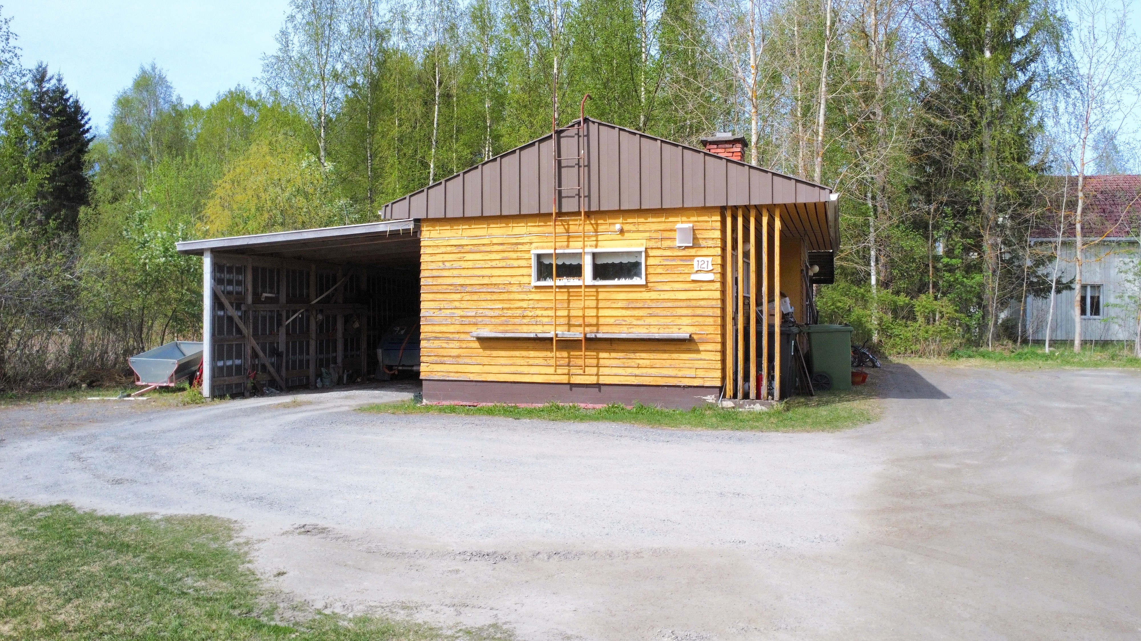 Huhtamaantie 121, Pojanluoma
