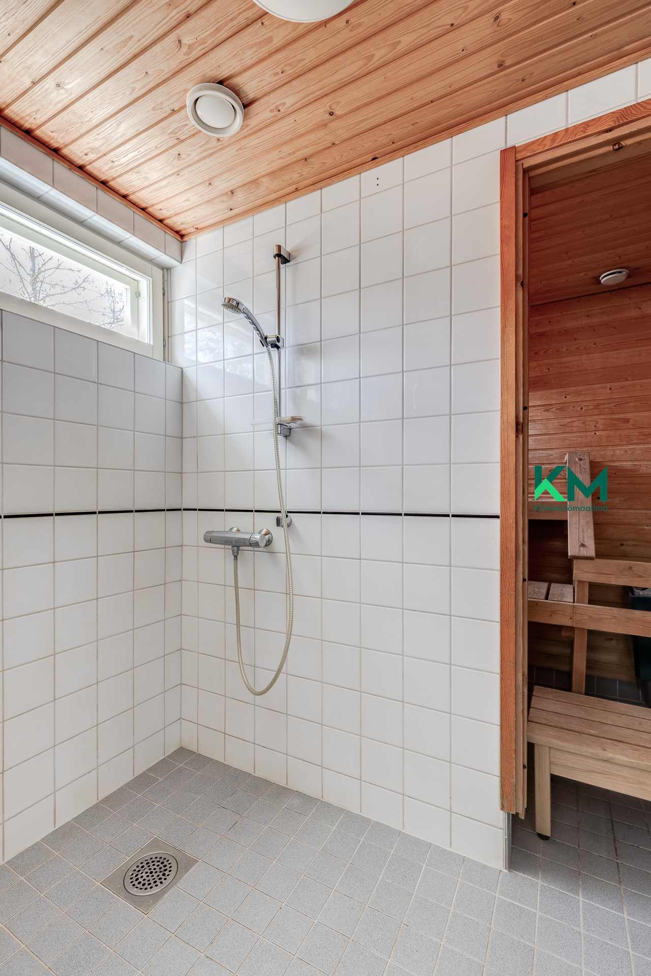 Kuusmiehenkaari 4, Paloheinä, Helsinki