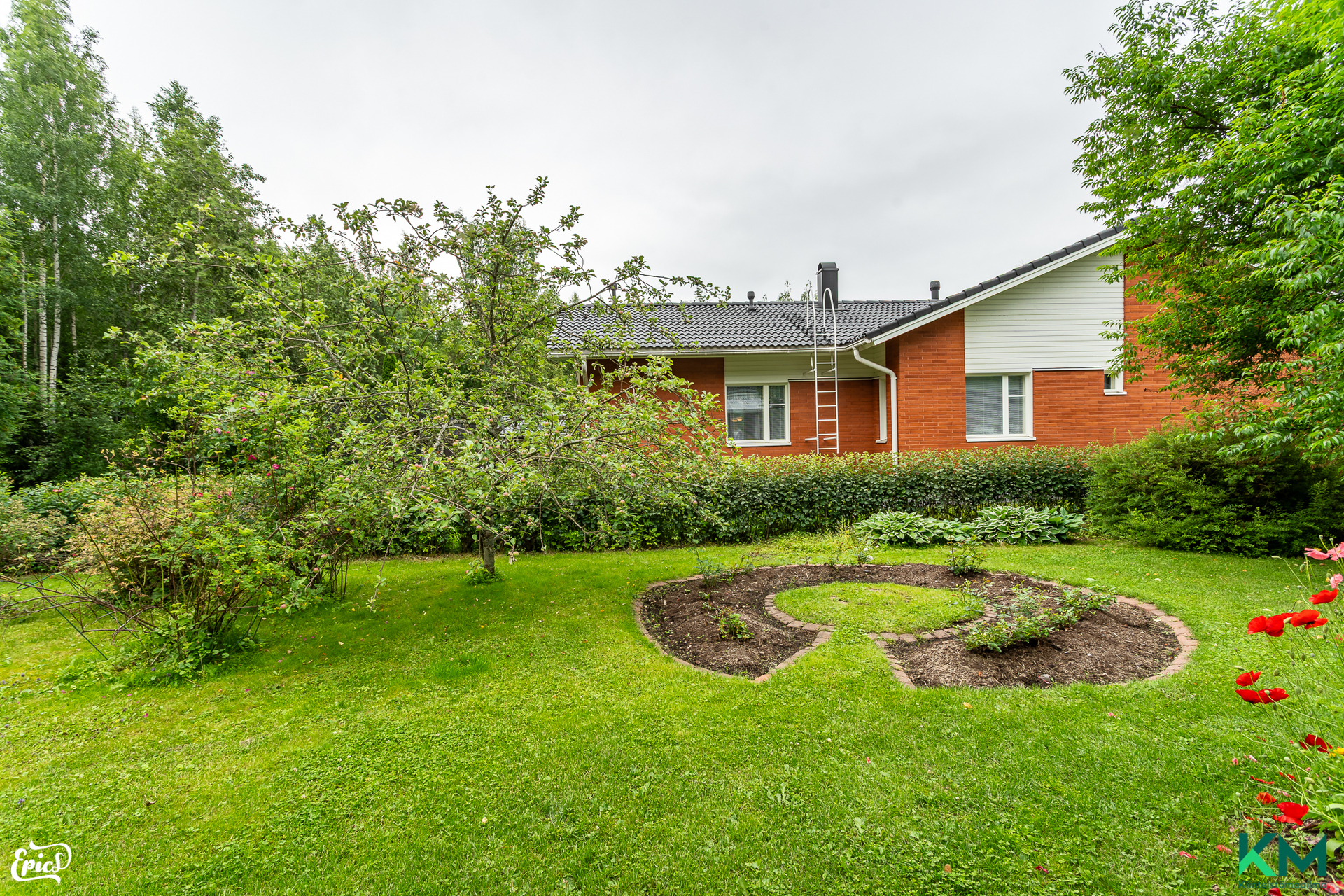 Karhukehrääjä 10, Takamaa, Pirkkala