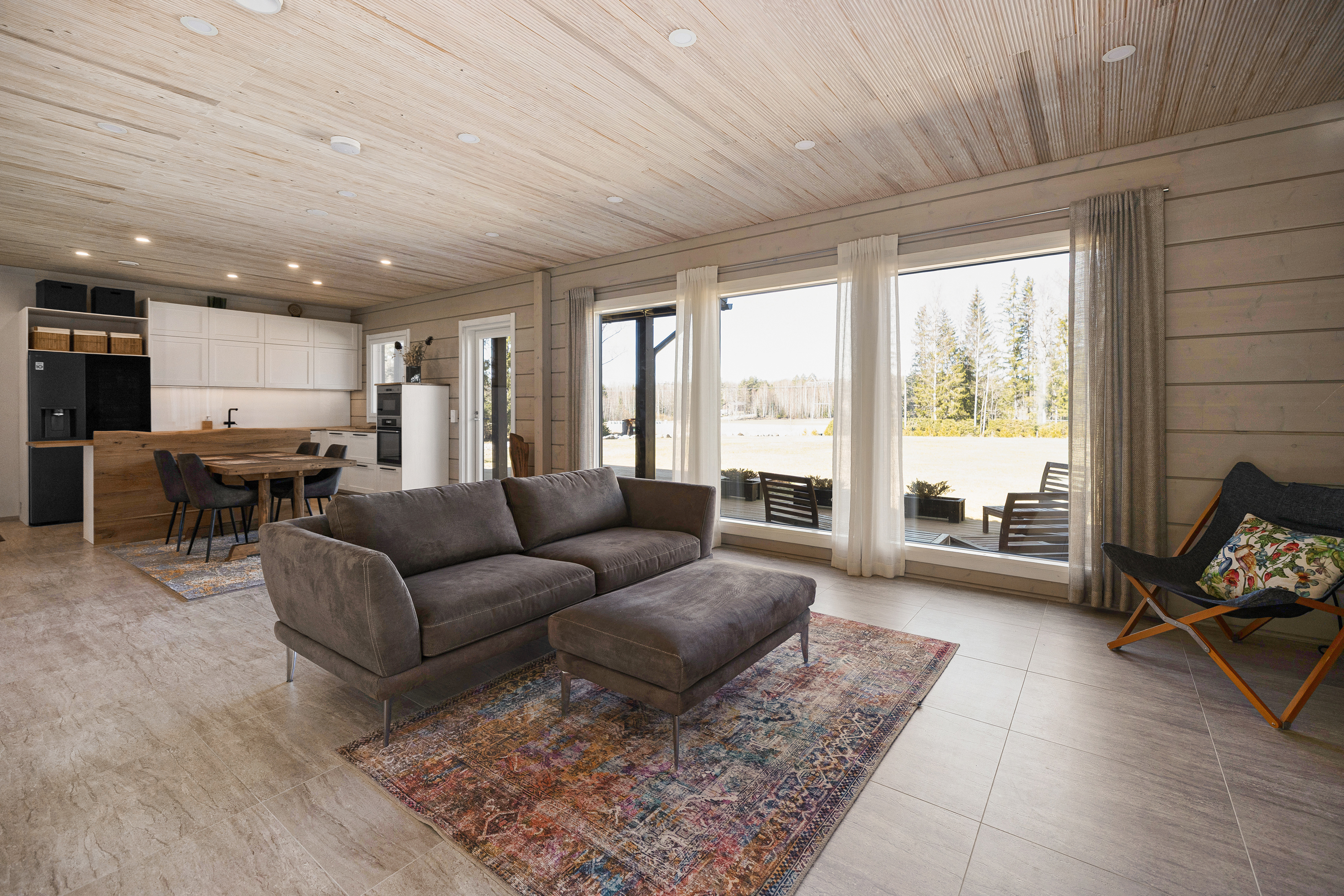 Mustojantie 23, Tuusula