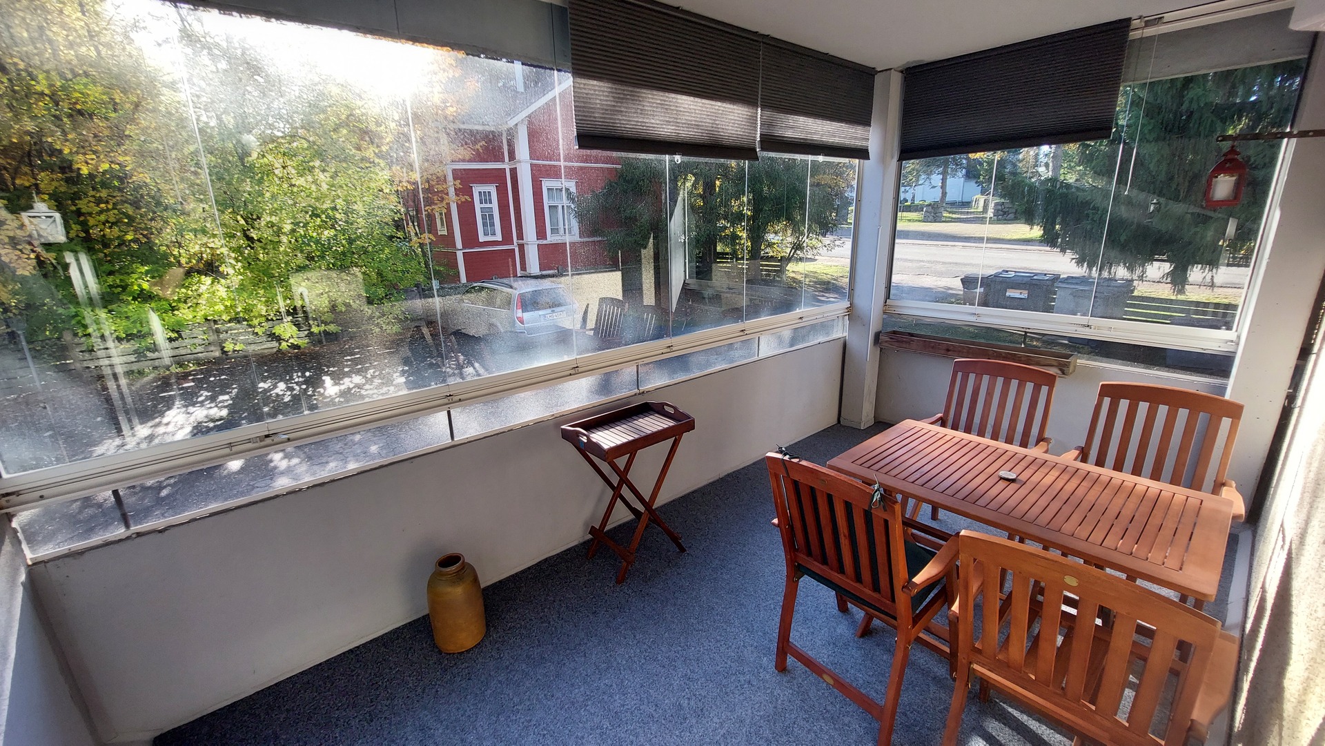 Poikkeuksellisen tilava parveke