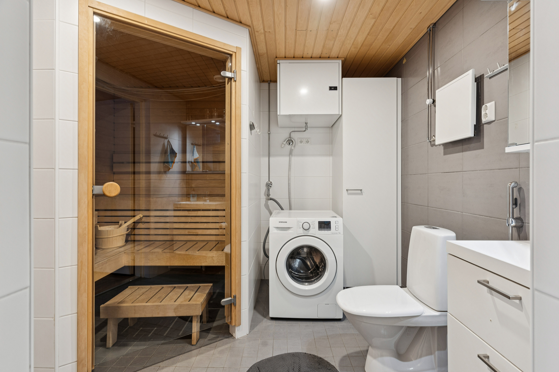 Kylpyhuone ja sauna