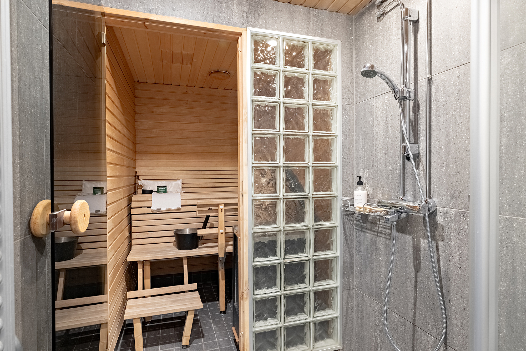 Ahmalantie 4, Mäntylä, Oulu