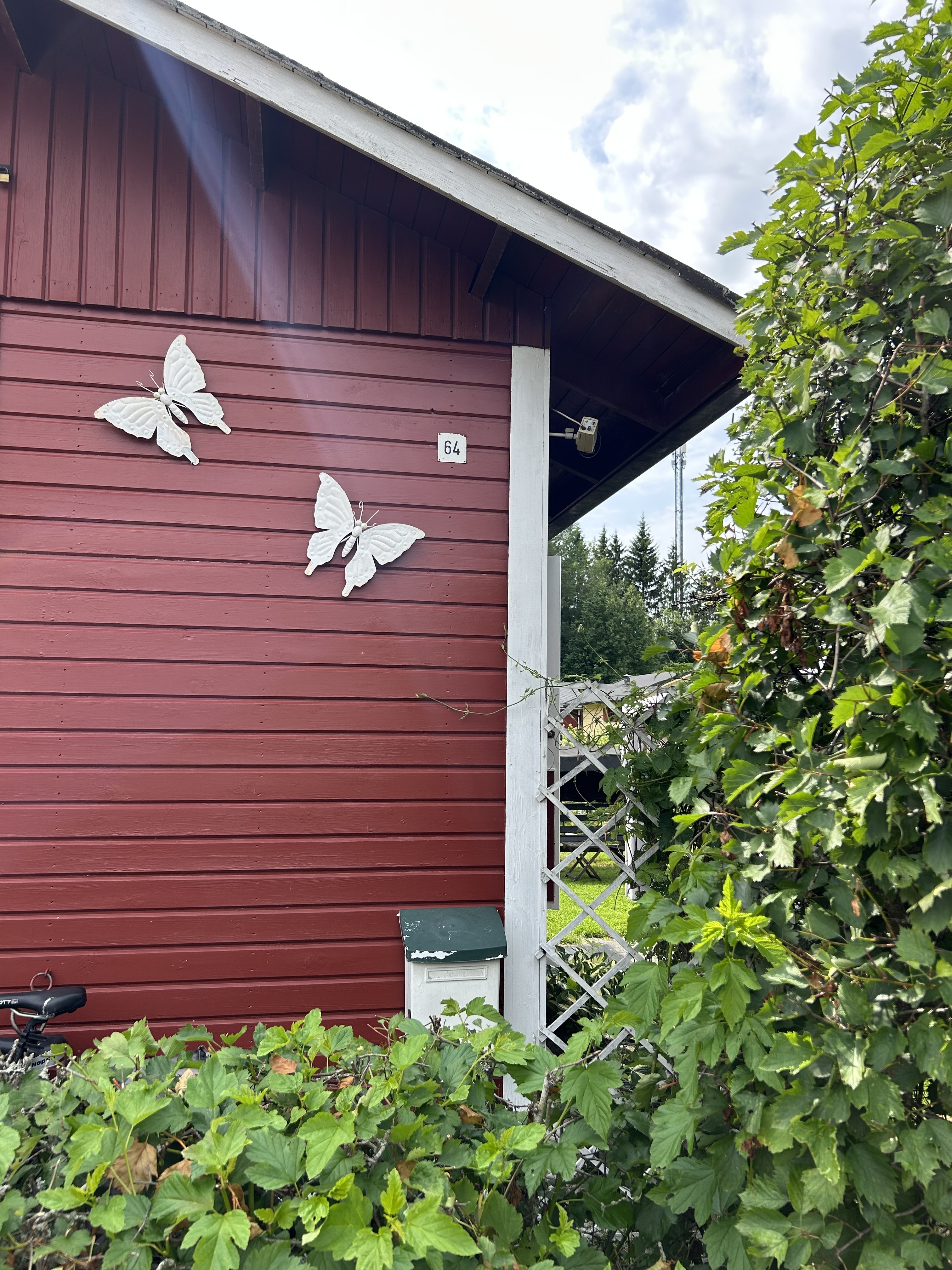 Pakilan rantatie 1, Rakuunapolku 64, Itä-Pakila, Helsinki
