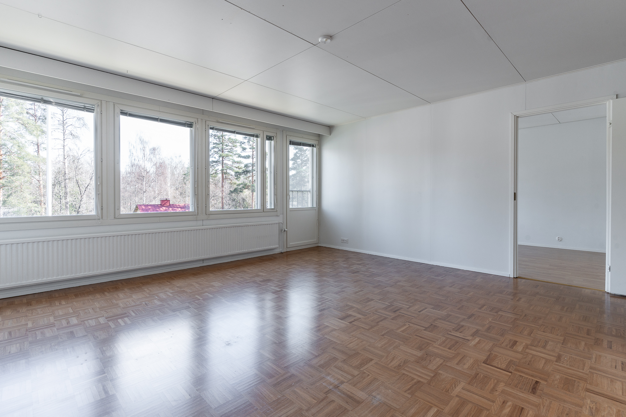 Olohuoneessa ranskalainen parveke