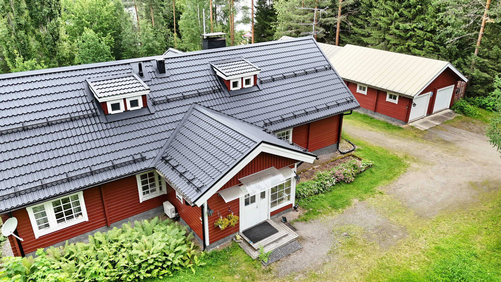 Julkisivu
