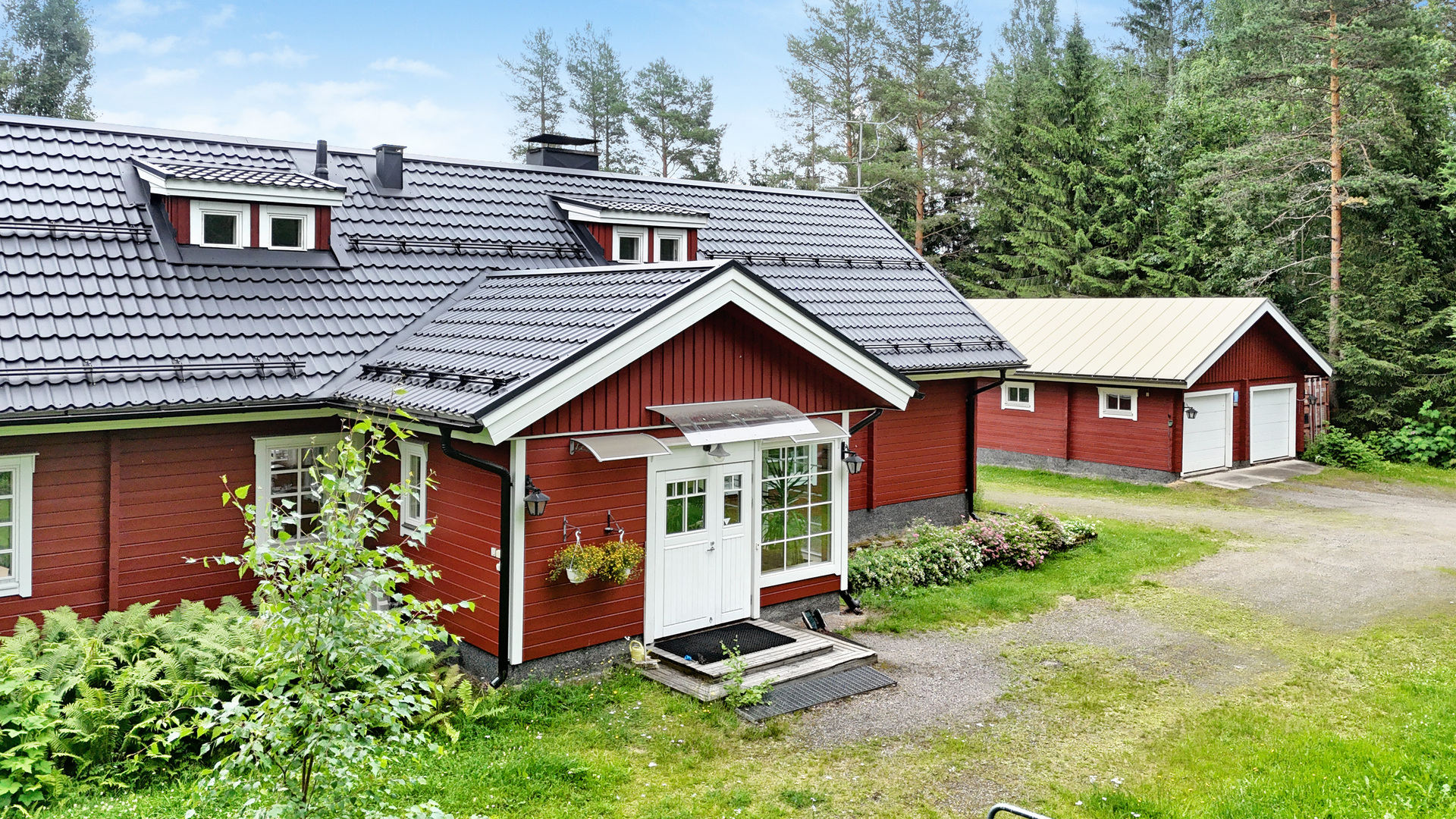 Julkisivu
