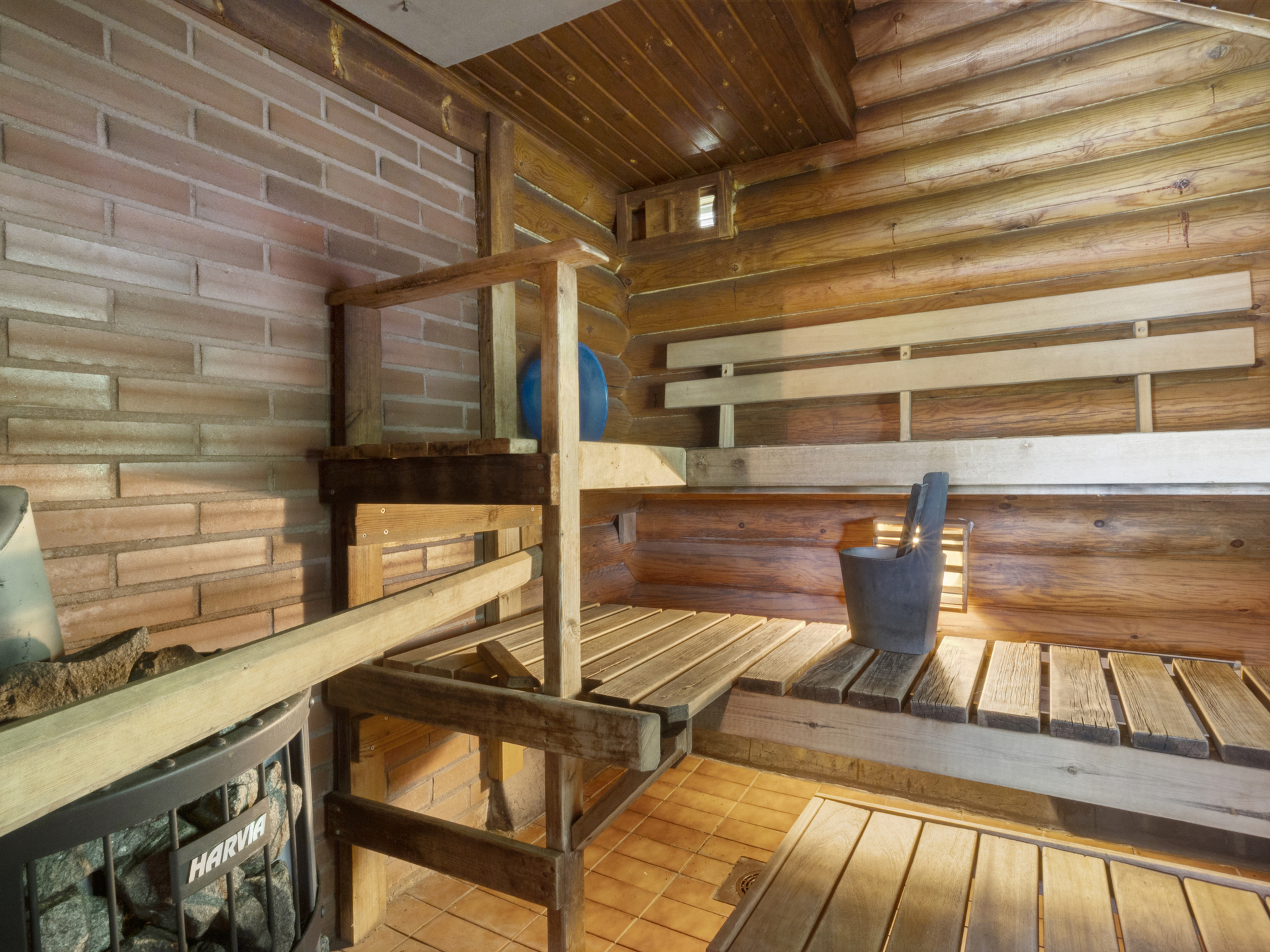 Saunarakennuksen sauna