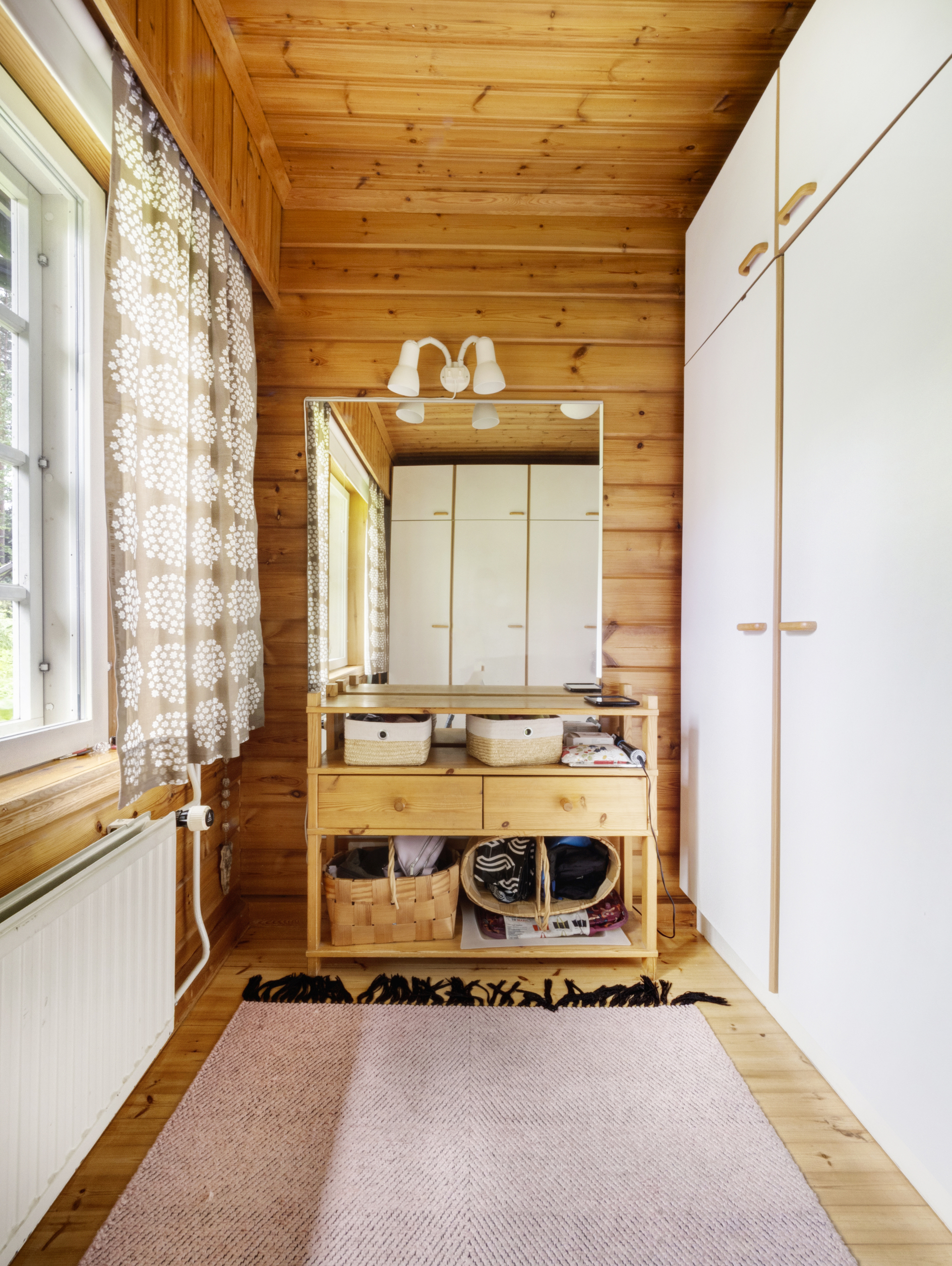 Pieni työhuone/makuuhuone