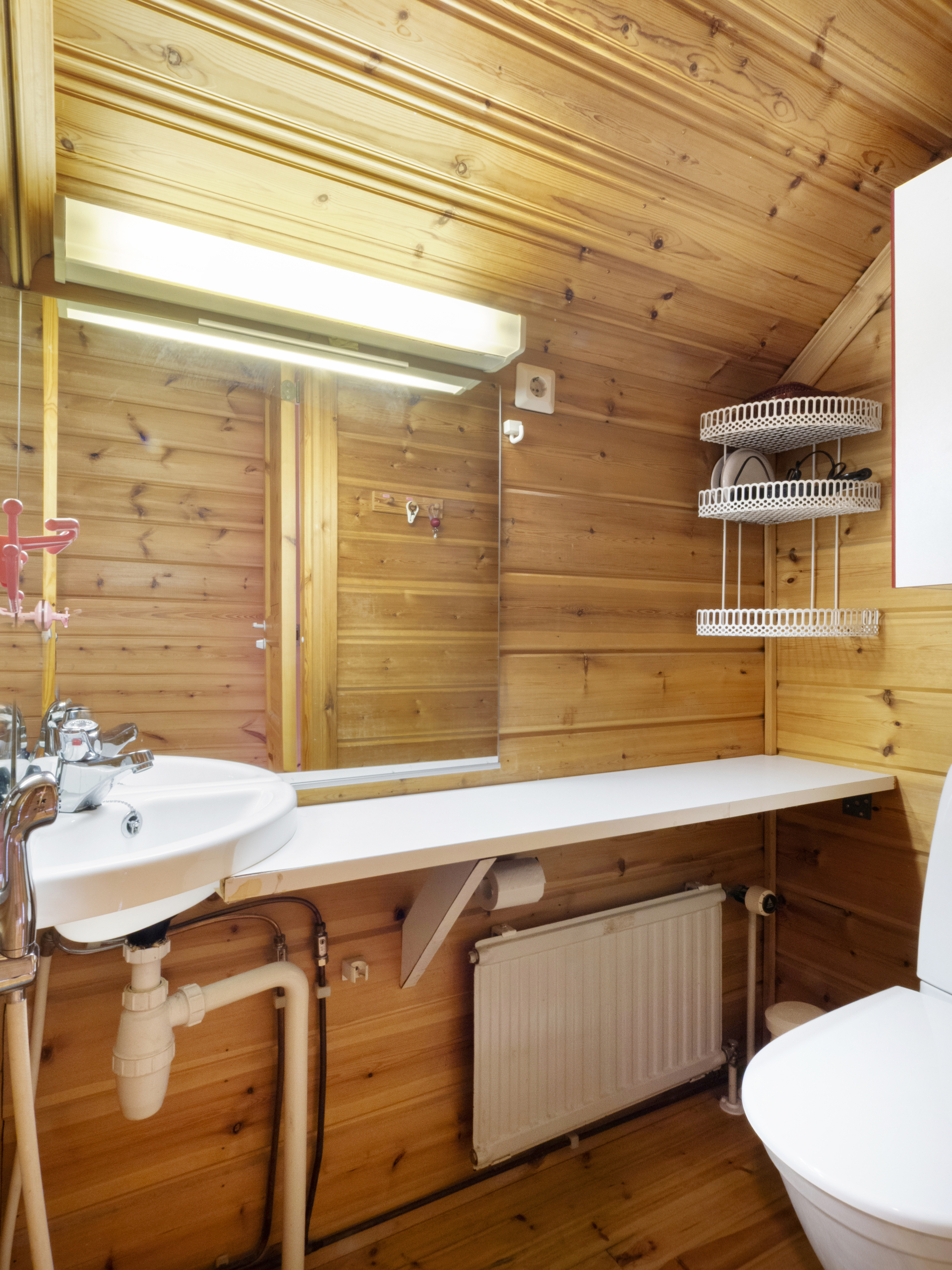 Yläkerran wc-tila