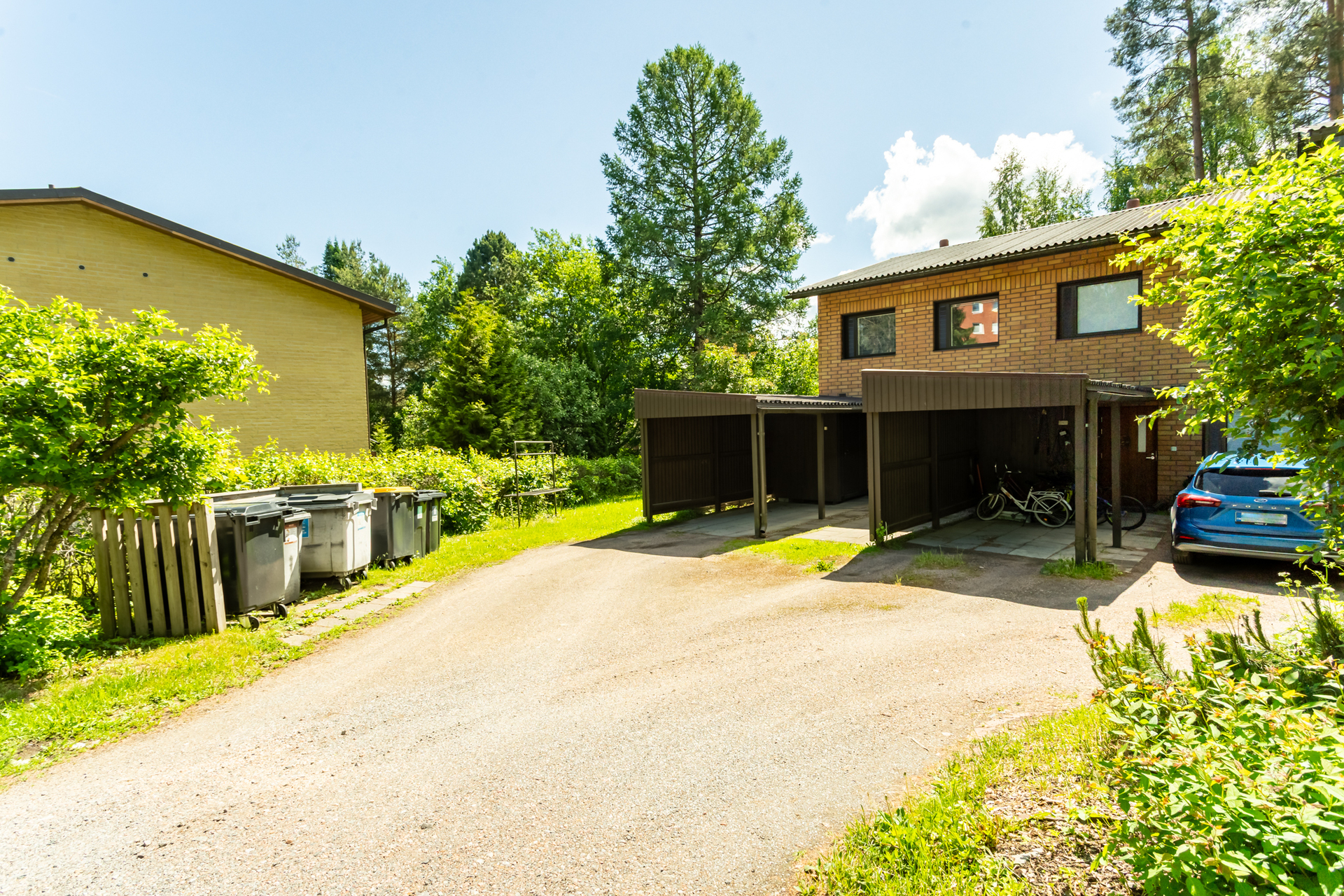 Julkisivu