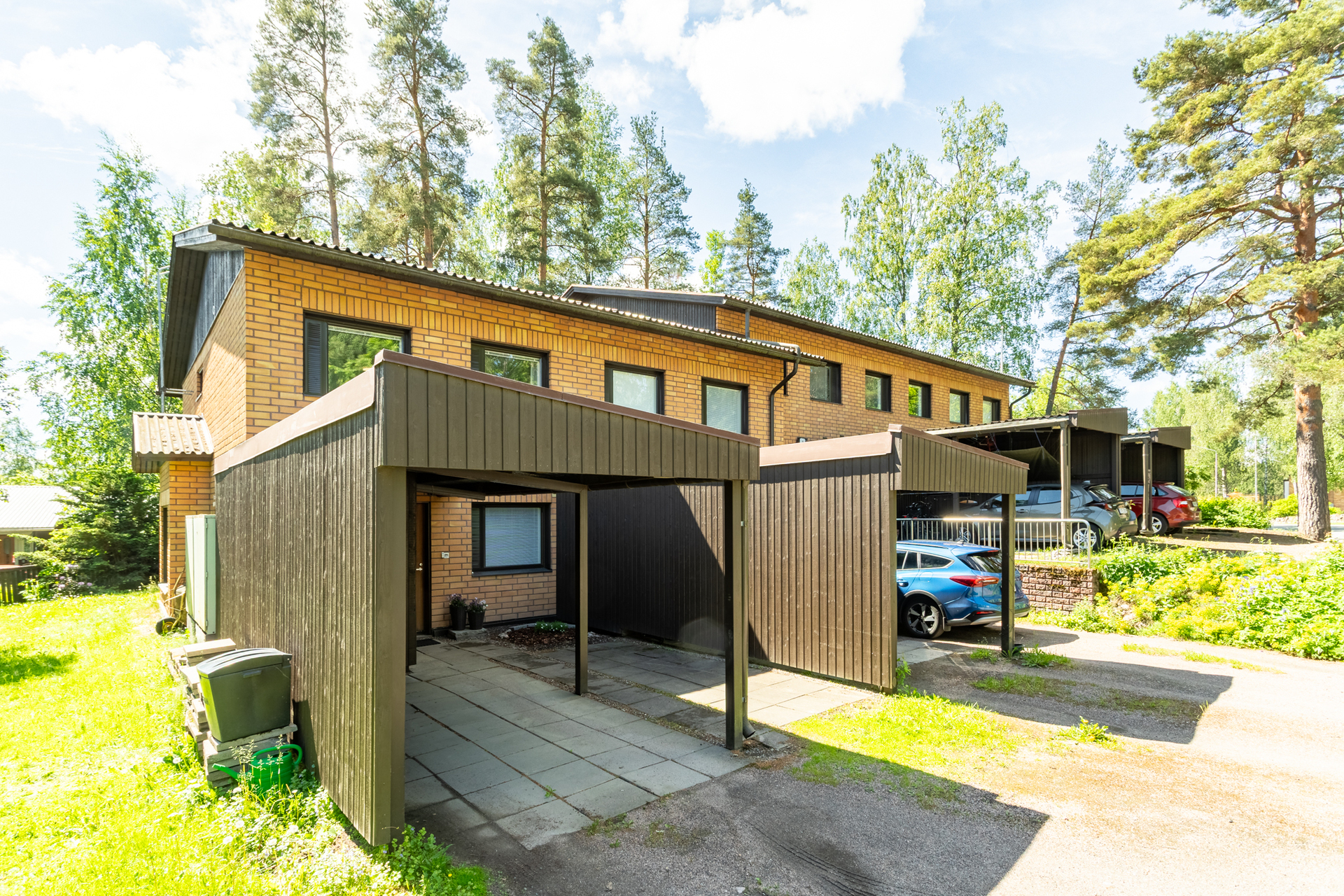 Julkisivu