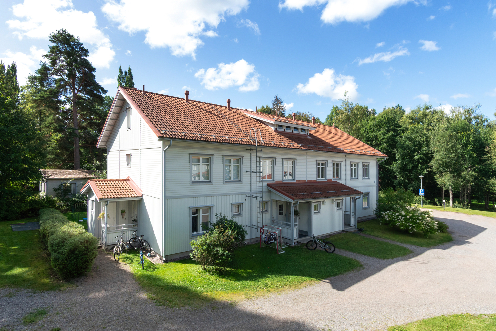Tehtaanportinkatu 1, Hirsimäki, RIIHIMÄKI