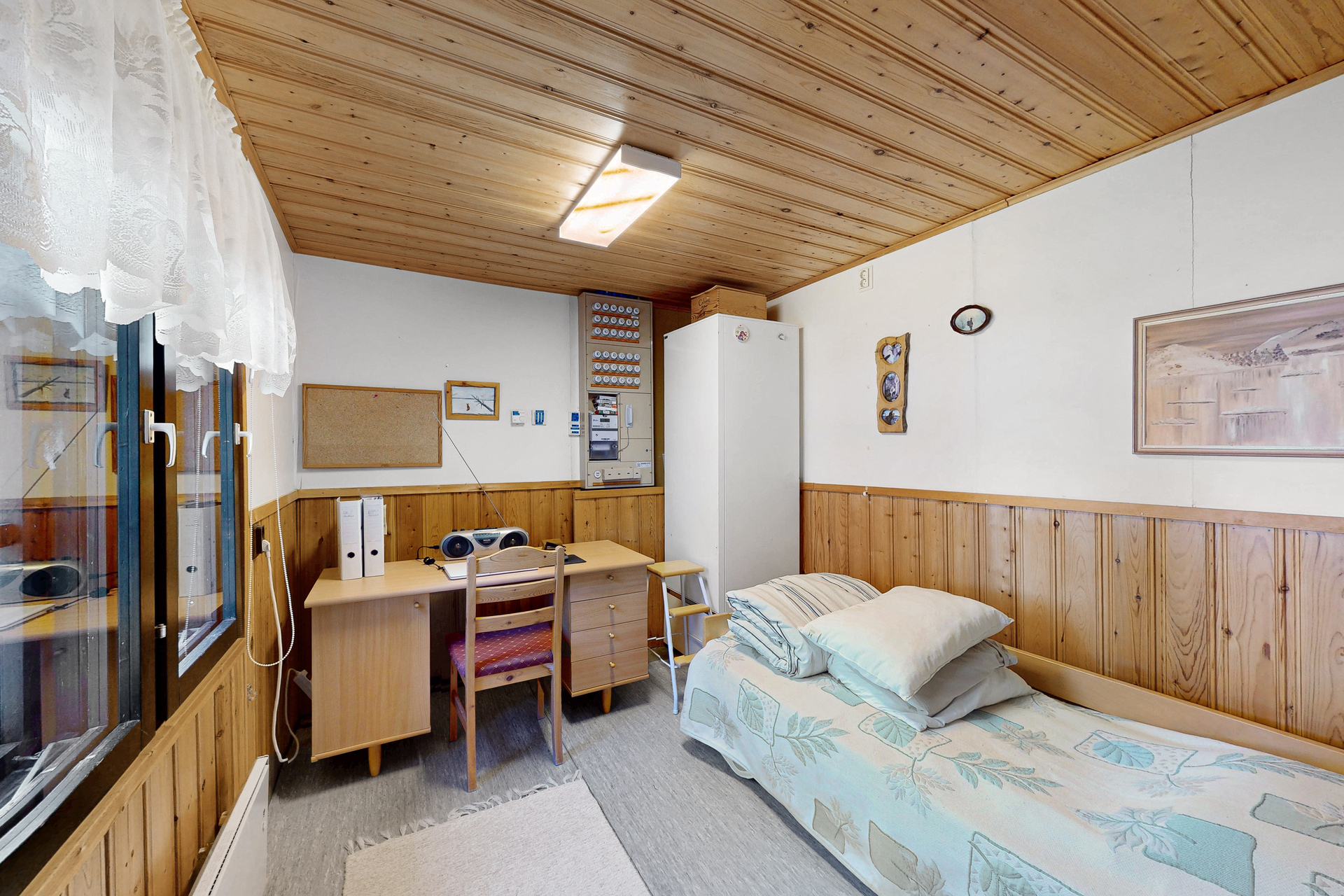 Makuuhuone/työhuone