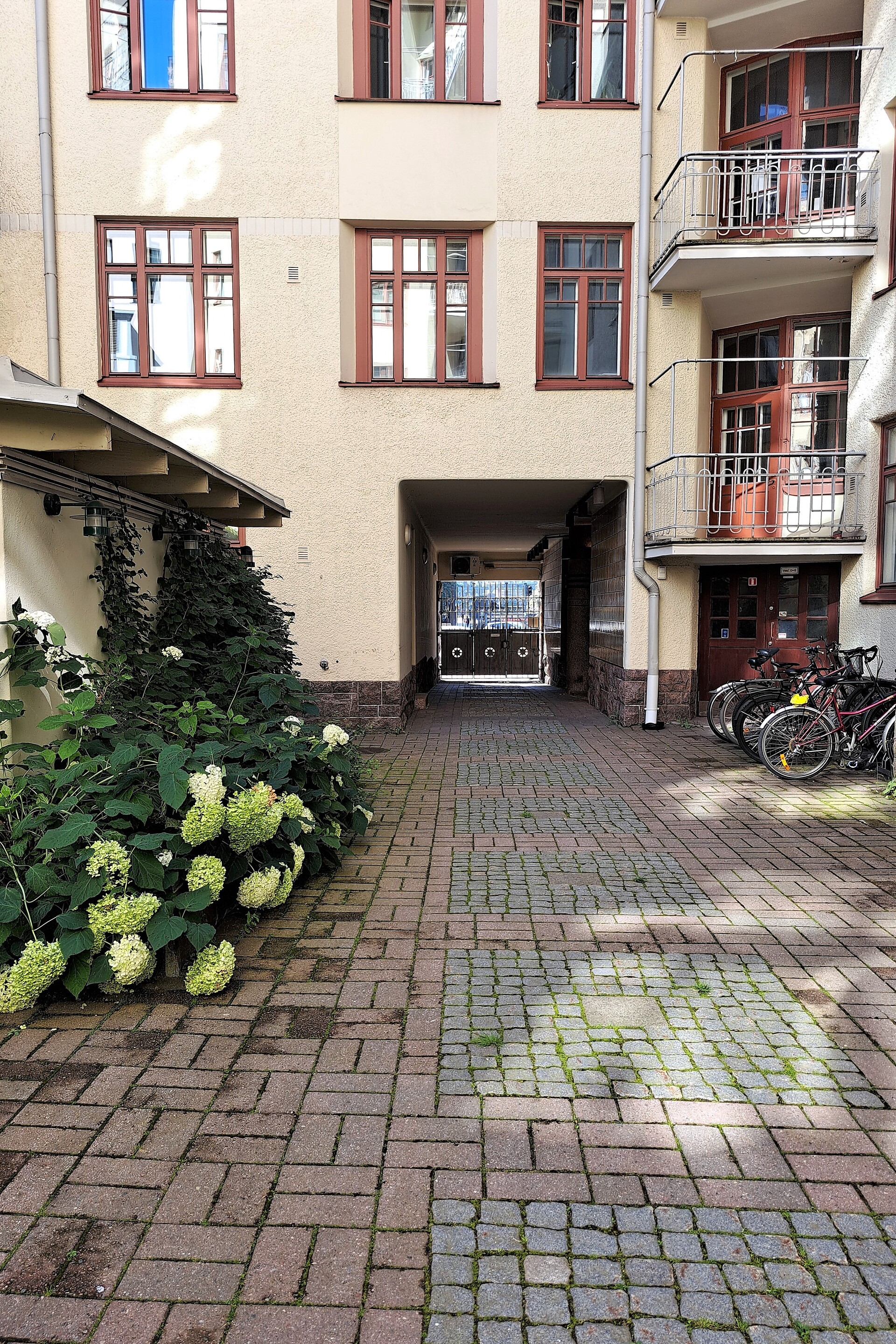 Ainonkatu 4, Etu-Töölö, Helsinki