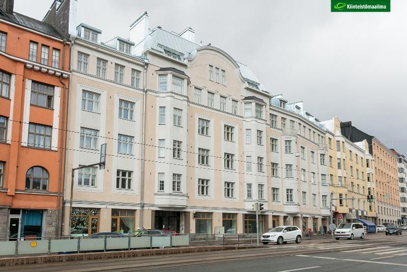 Julkisivu