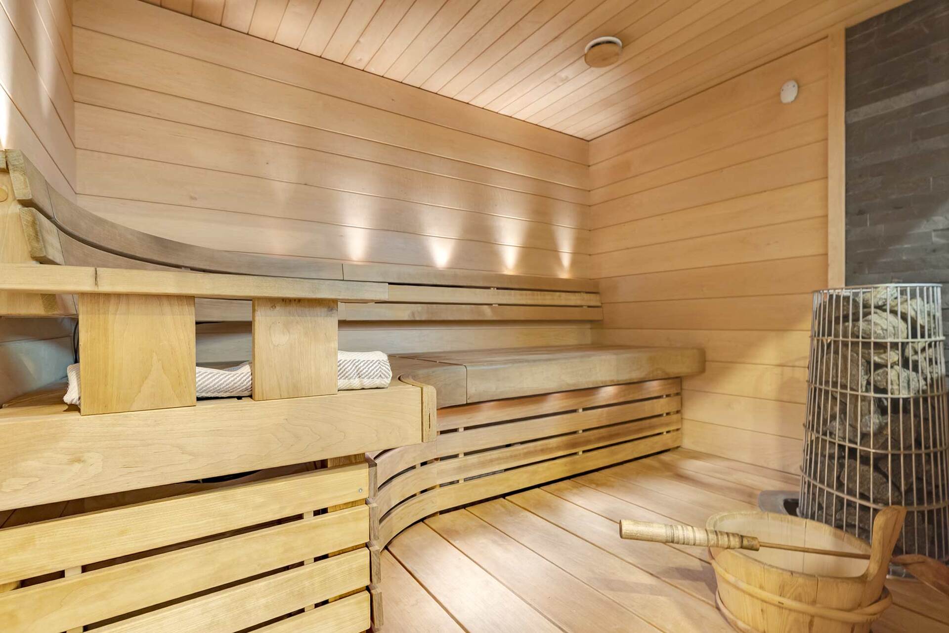 Tunnelmallinen sauna
