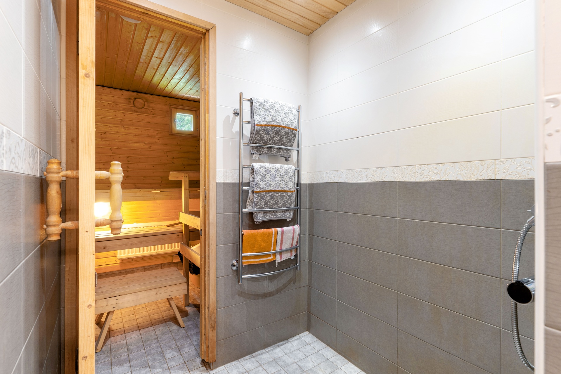 Pesuhuone ja sauna remontoitu 2014