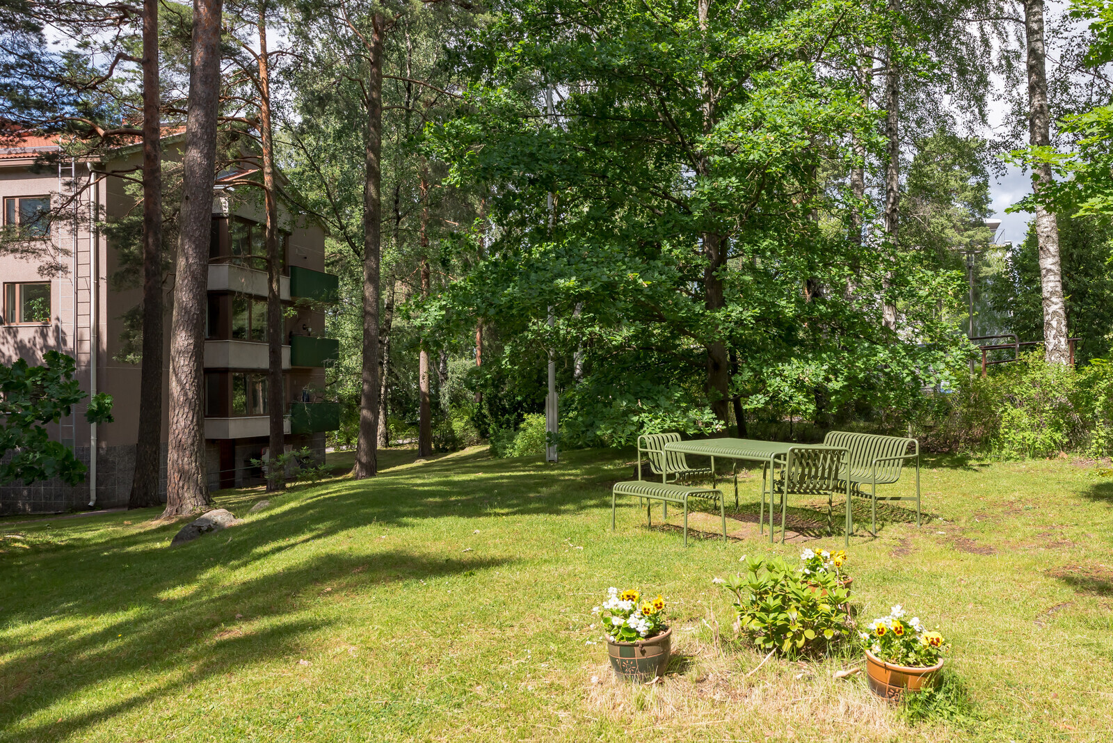 Laajalahdentie 28, Munkkiniemi, Helsinki