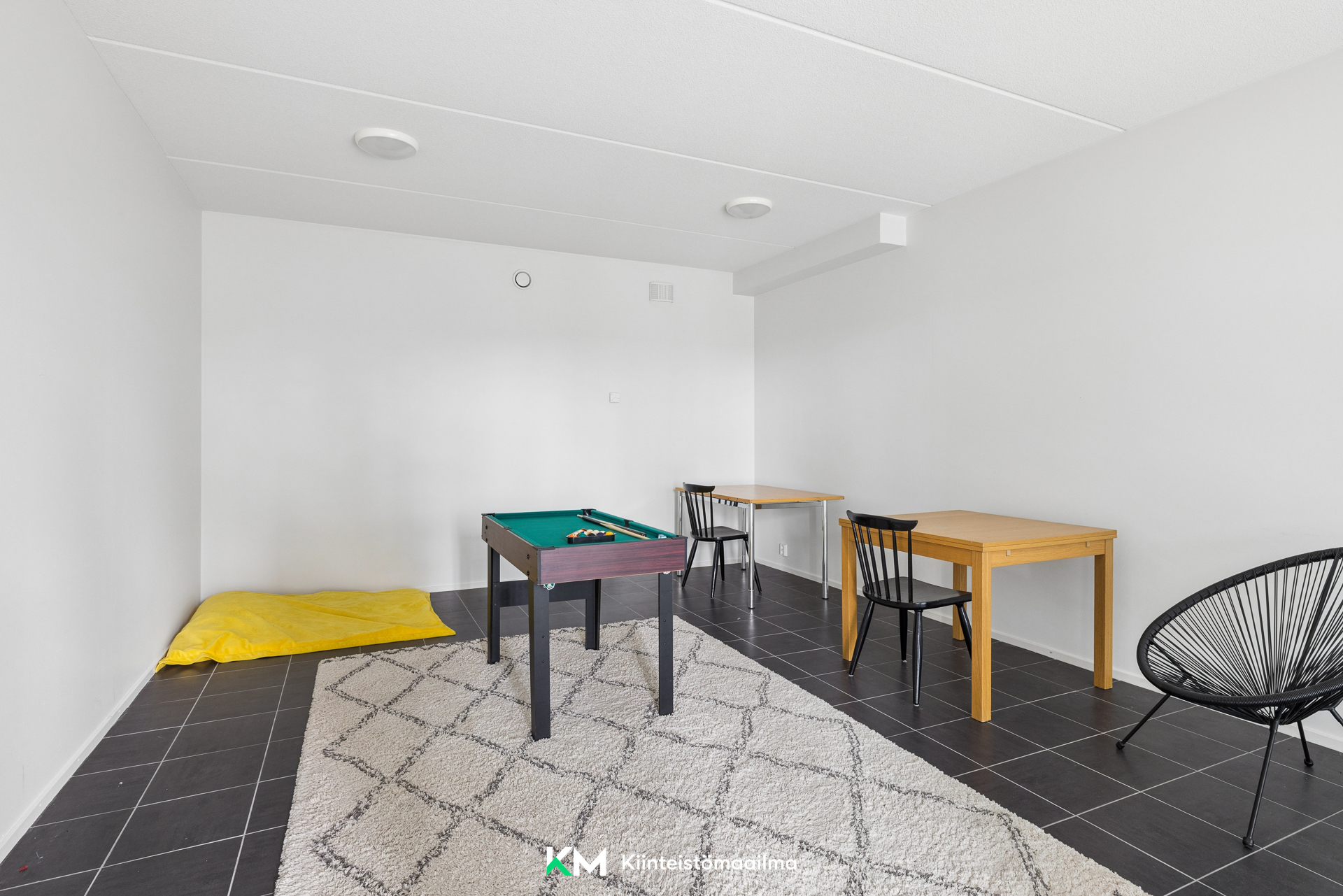 Taloyhtiön pienempi kerhotila