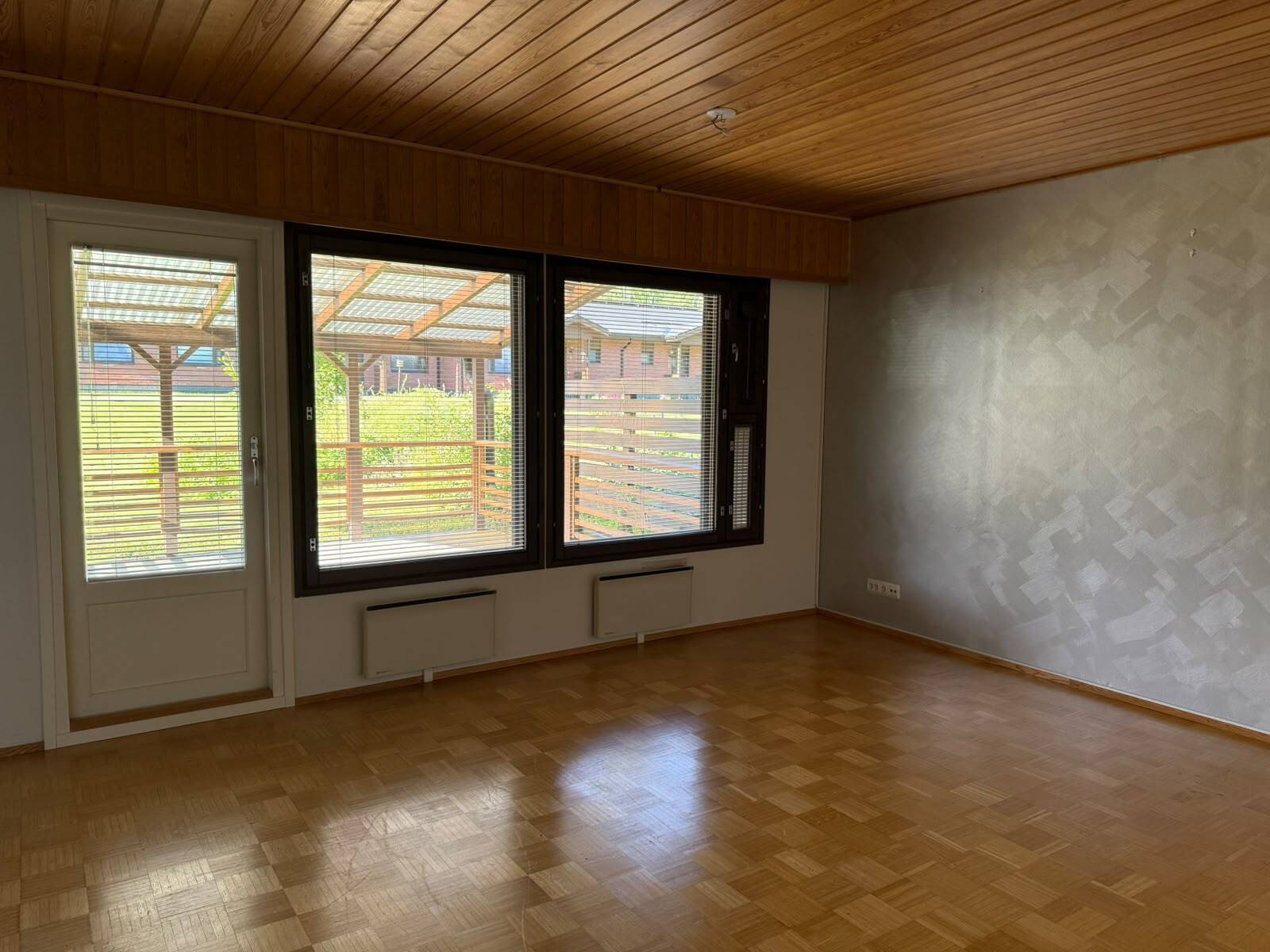 Kirjailijantie 11, Kuvansi, Joroinen