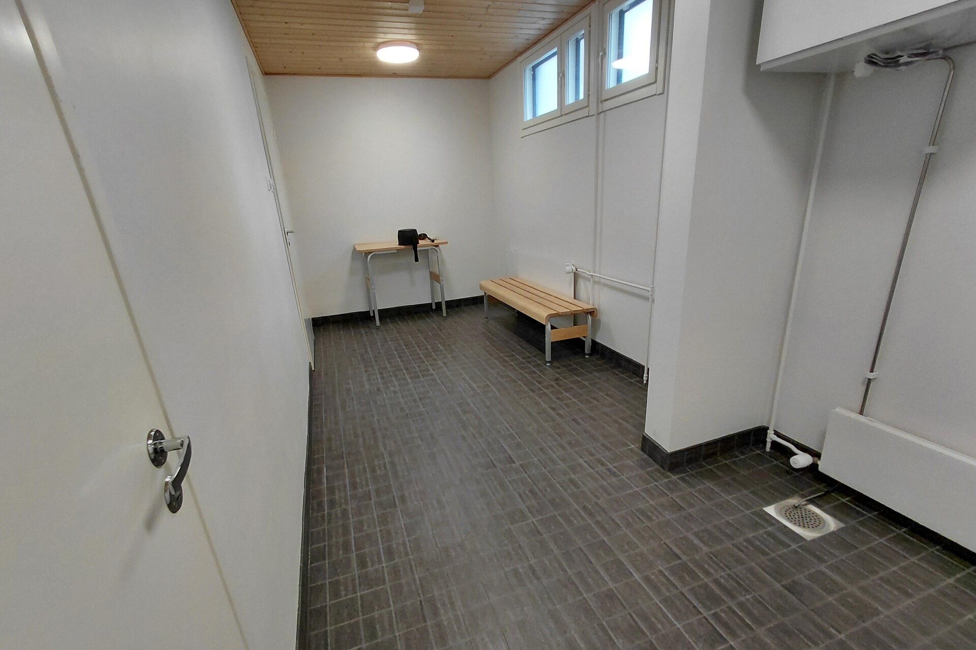 Taloyhtiön pukuhuone