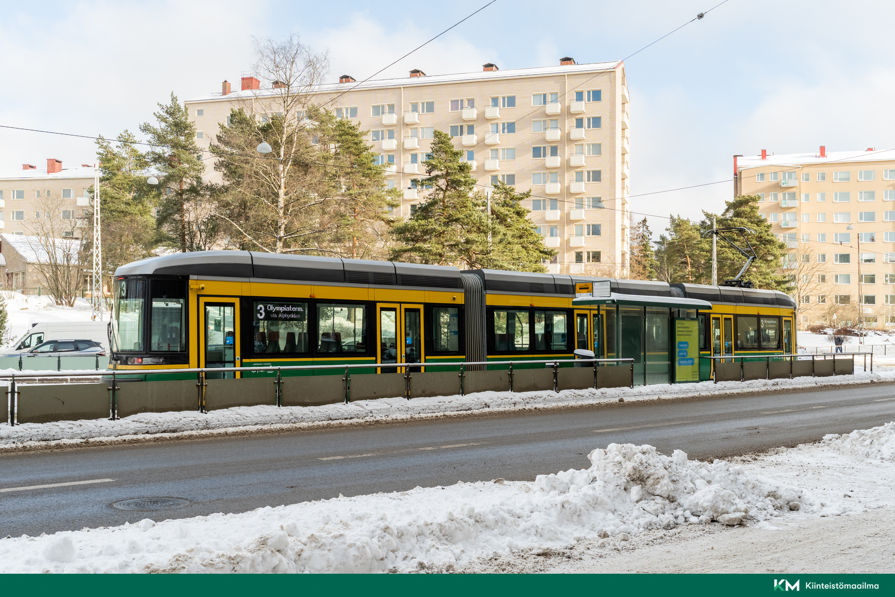 Ratikkapysäkki vastapäätä!