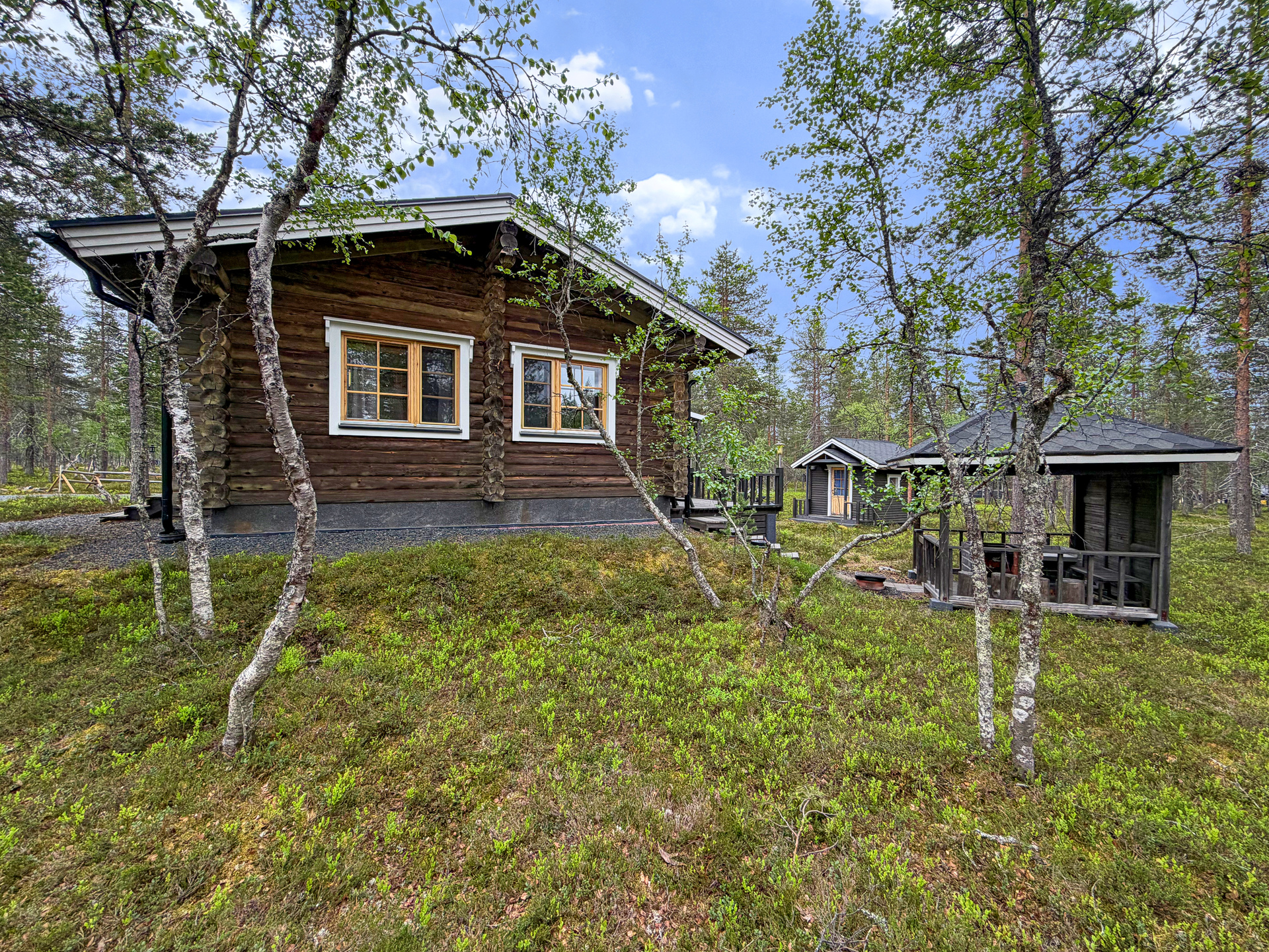 Julkisivu